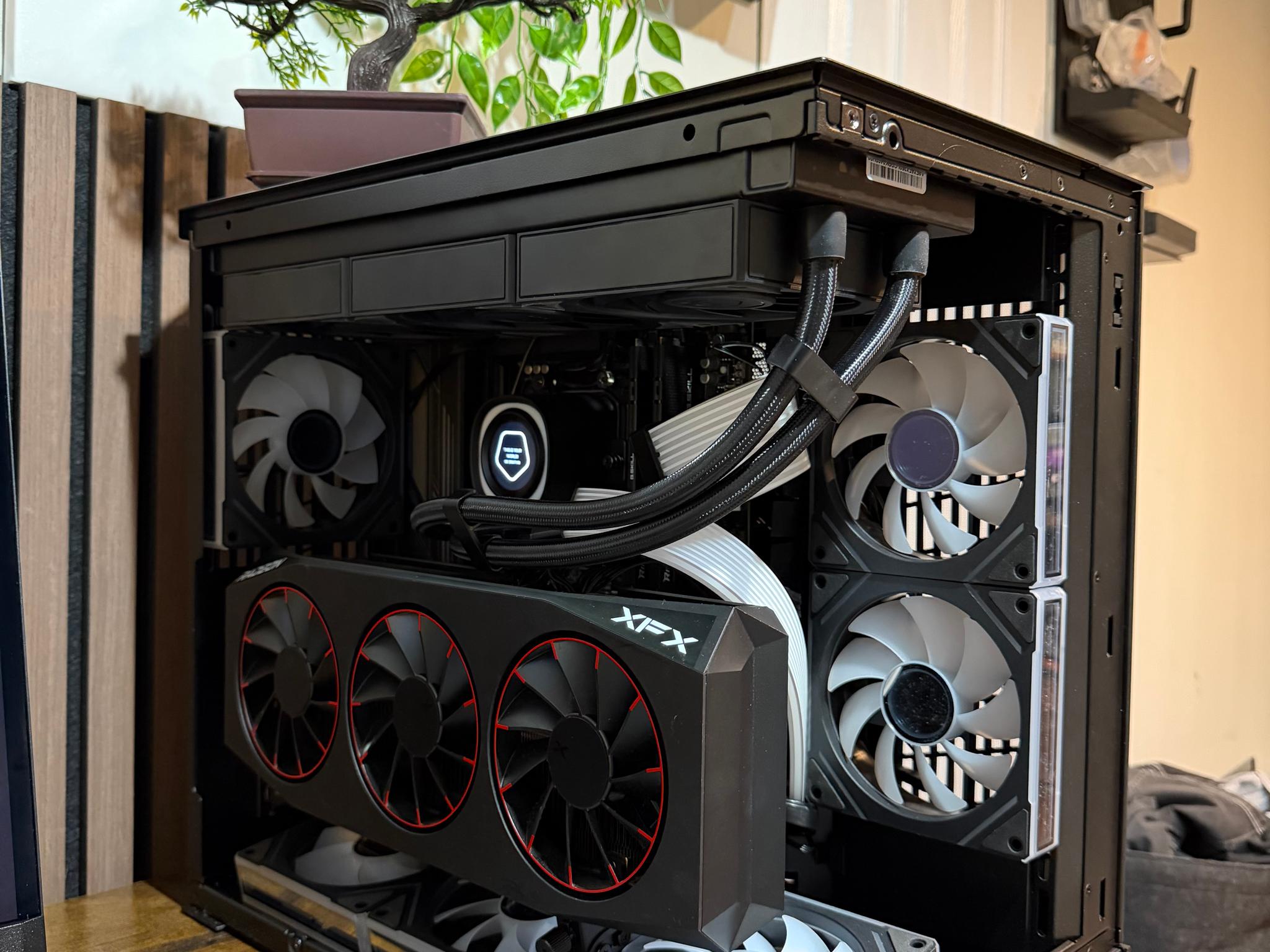 🔥 High-End Gaming PC – Ryzen 7 7800X3D + RX 9070 XT | 32GB DDR5 | 2TB NVMe 🔥