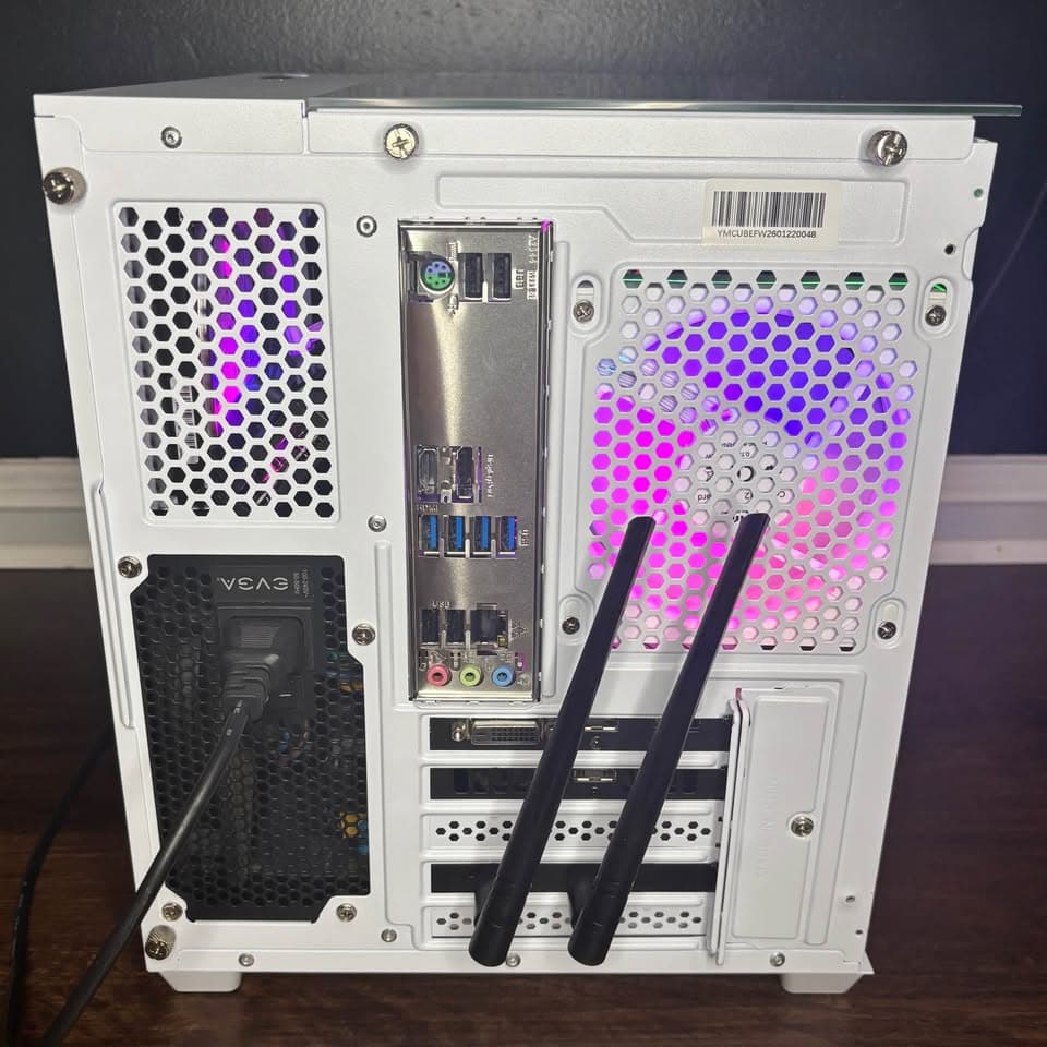White Gaming PC (RTX 2060 6GB + AMD Ryzen 7 2700 + 16GB DDR4 + SSD + HDD)