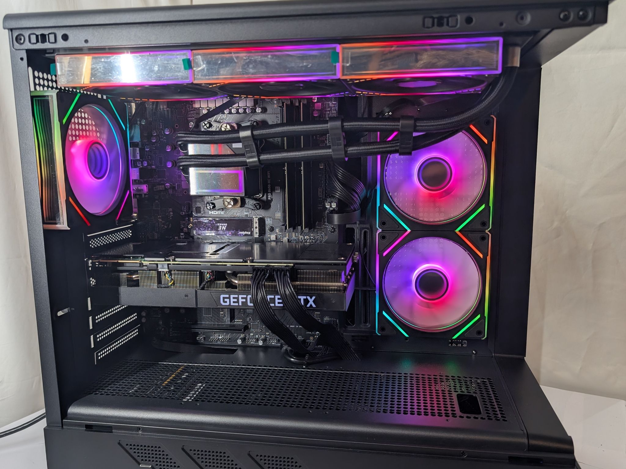RTX 3090 | RYZEN 5 7600X | 16GB DDR5 | 1TB NVME | 1000W PSU