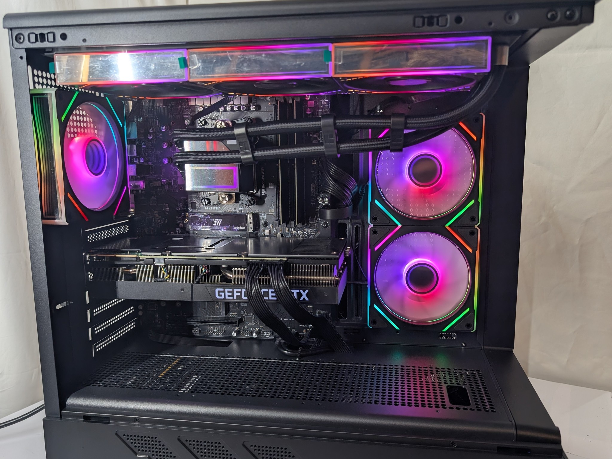 RTX 3090 | RYZEN 5 7600X | 16GB DDR5 | 1TB NVME | 1000W PSU