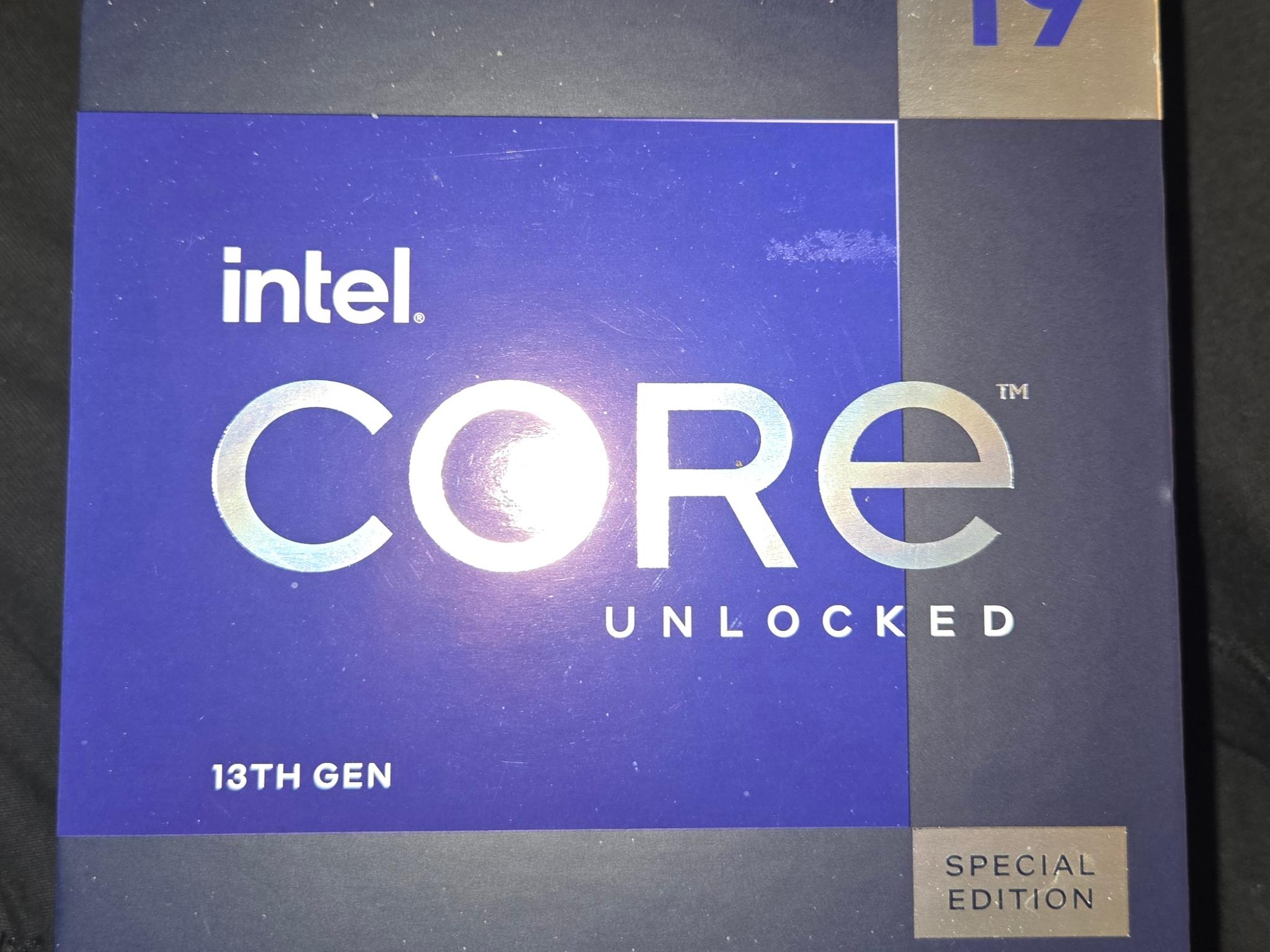 I9 Intel 13900KS Copper IHS Liqued Metal In Box Works 100%