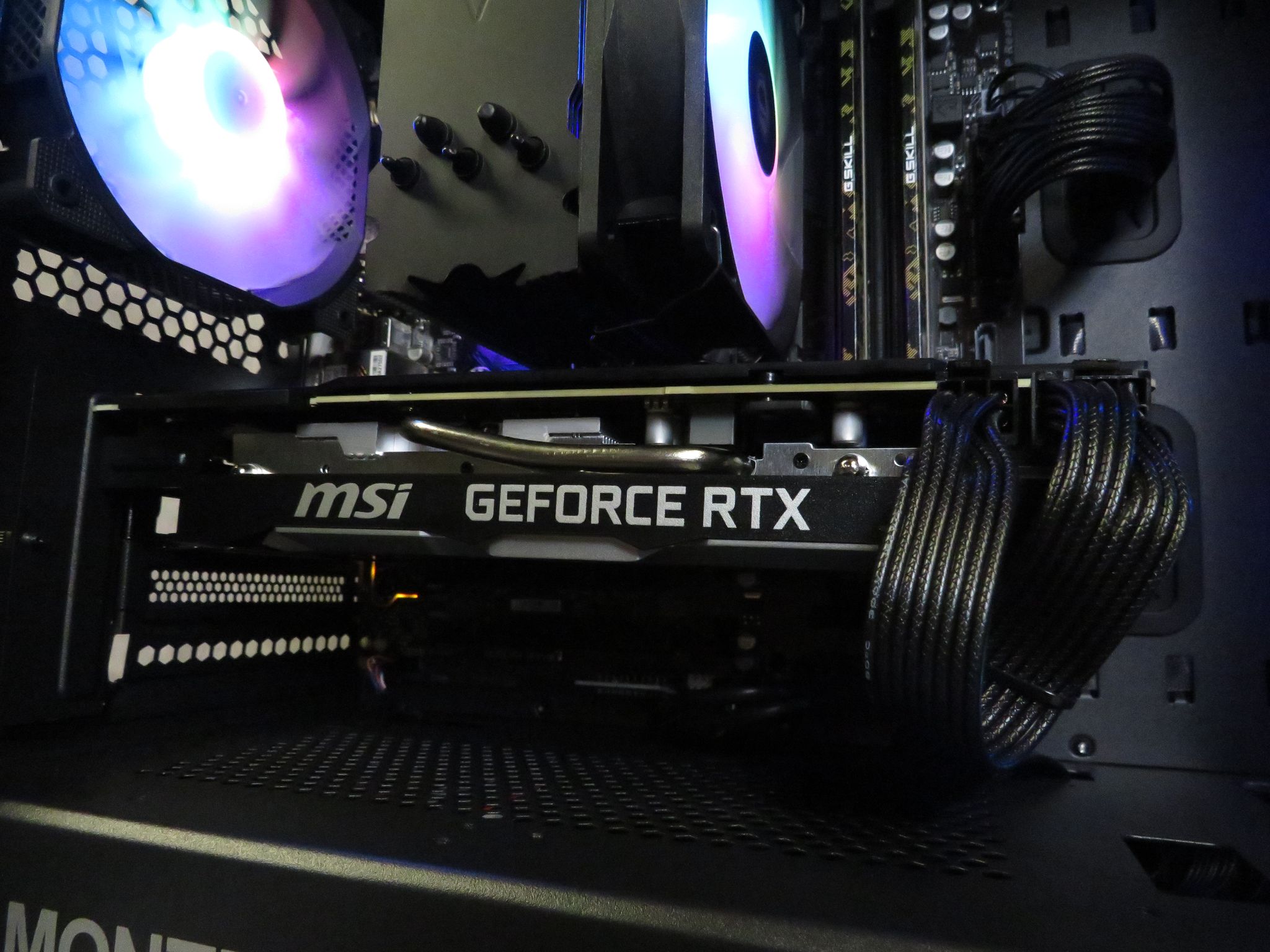 Mid-Range GAMER! Ryzen 5 3600 + RTX 2070 Super + 16 GB DDR4 + 1 TB NVME SSD