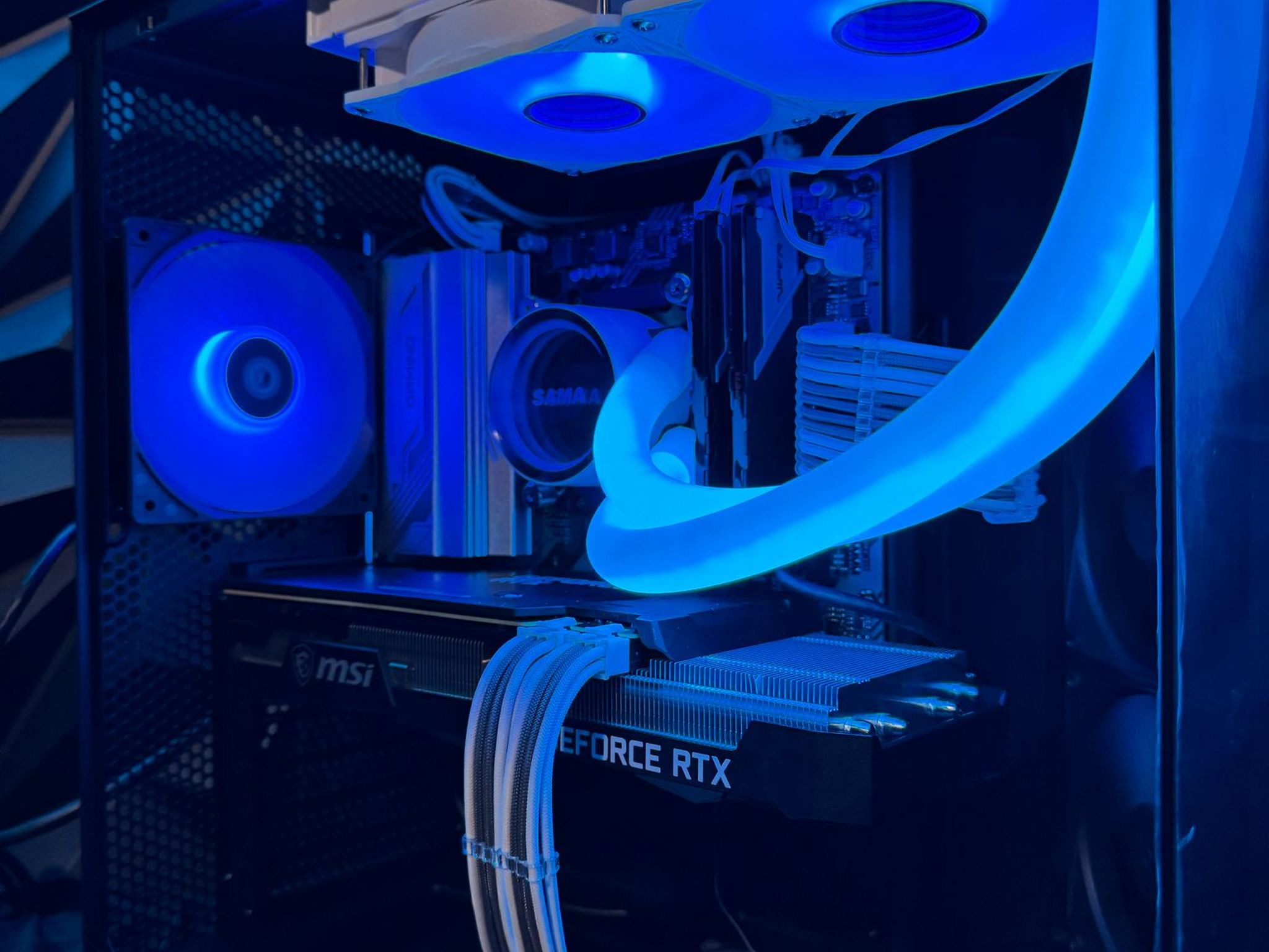 🌀Tusker Flow Glow🌀 Ryzen 5 7600X| RTX 3070| 32 GB DDR5| 2 TB NVME