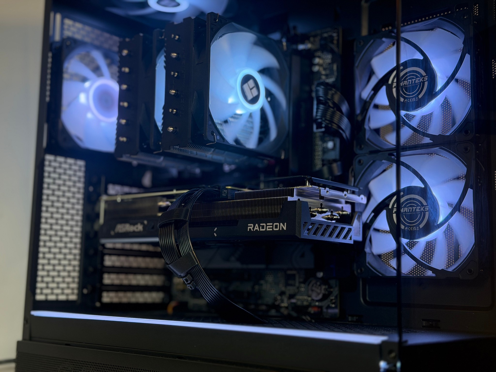 RX 9070 XT Gaming PC | Ryzen 7 7700X | 32GB DDR5 | 1440p Ultra / 4K