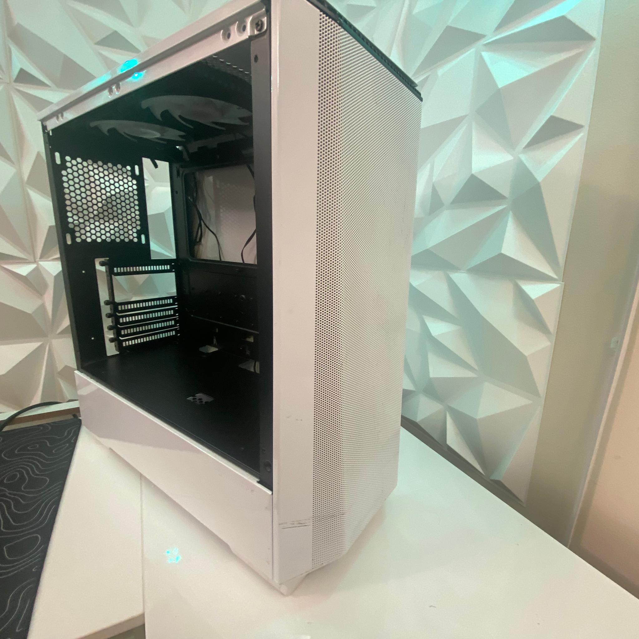 White ATX Mid Tower PC Case (Used, Missing Front Glass)