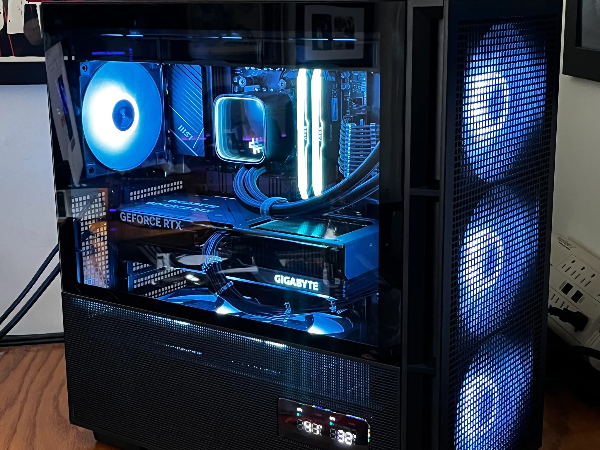 The Raven - Ryzen 5 7600X | RTX 4070 Ti OC | 32GB DDR5 @ 6000MT/s | 2TB storage | 850W PSU