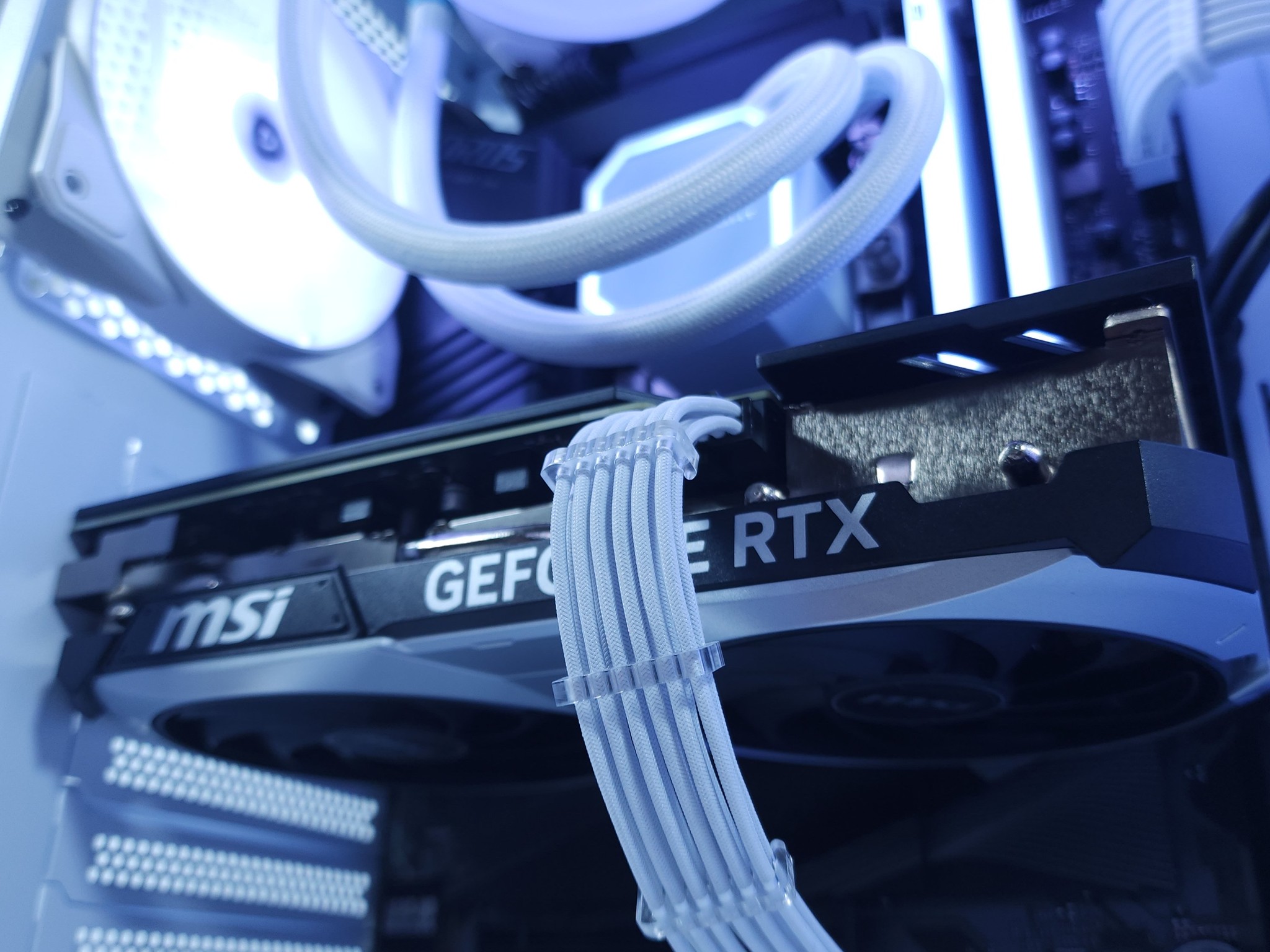 🤍🤍1440p Gaming | RTX 4070 Ti 12GB | Core i5 12600KF | 32GB 5600MHz DDR5 | 2TB NVMe SSD Gen 4