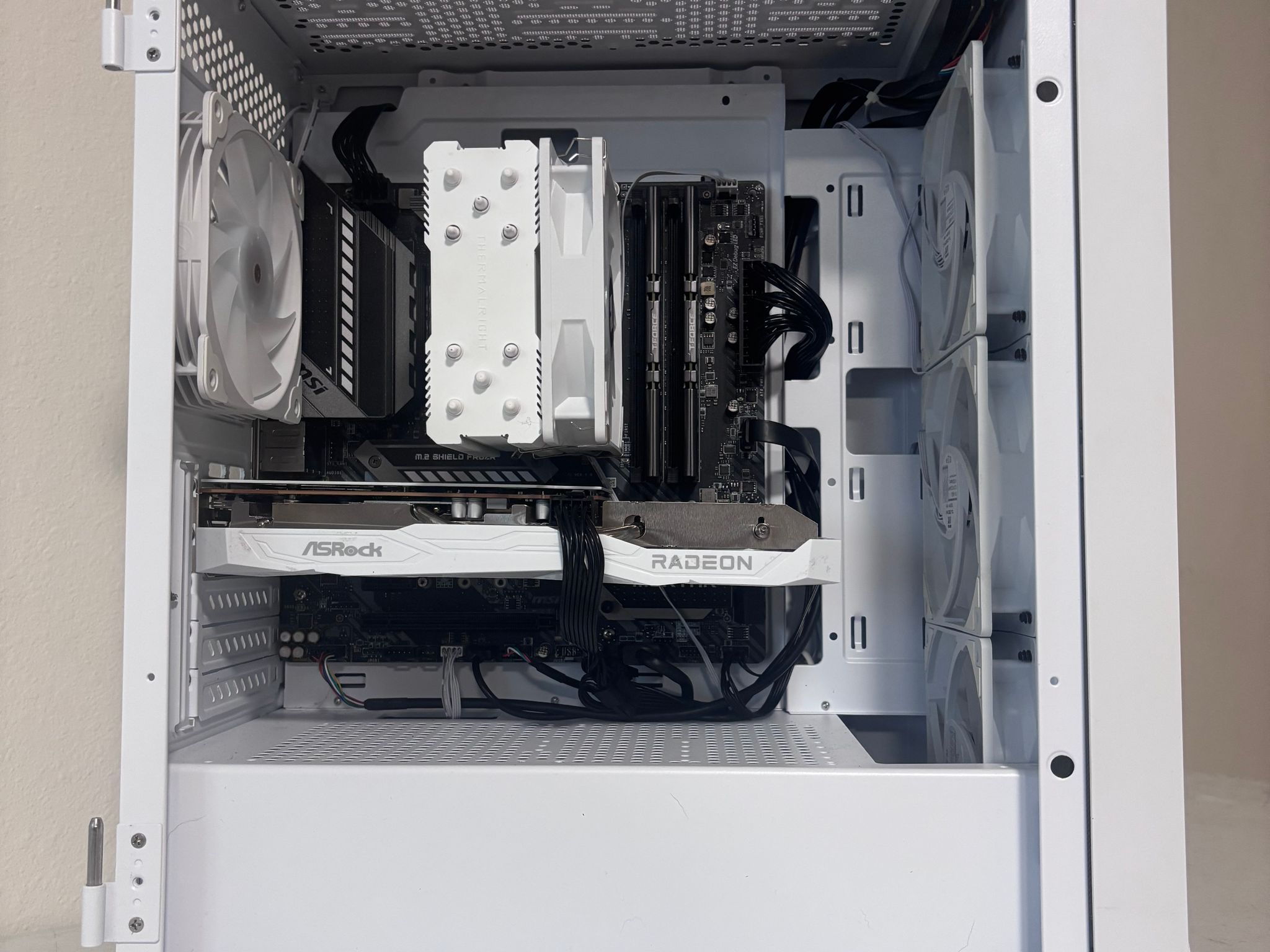 🤍Perfect for 1080p gaming has Intel i3 10th gen and rx 6600! All White ARGB🤍