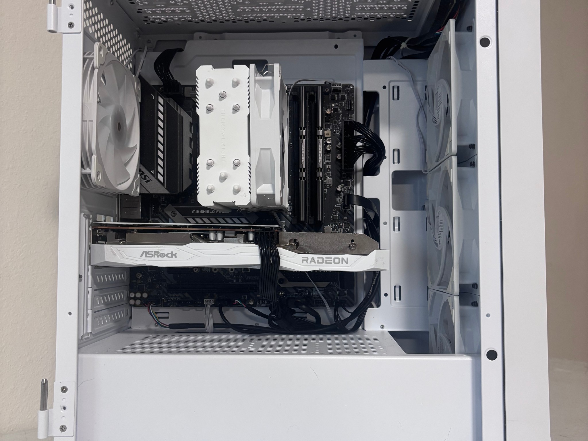 🤍Perfect for 1080p gaming has Intel i3 10th gen and rx 6600! All White ARGB🤍