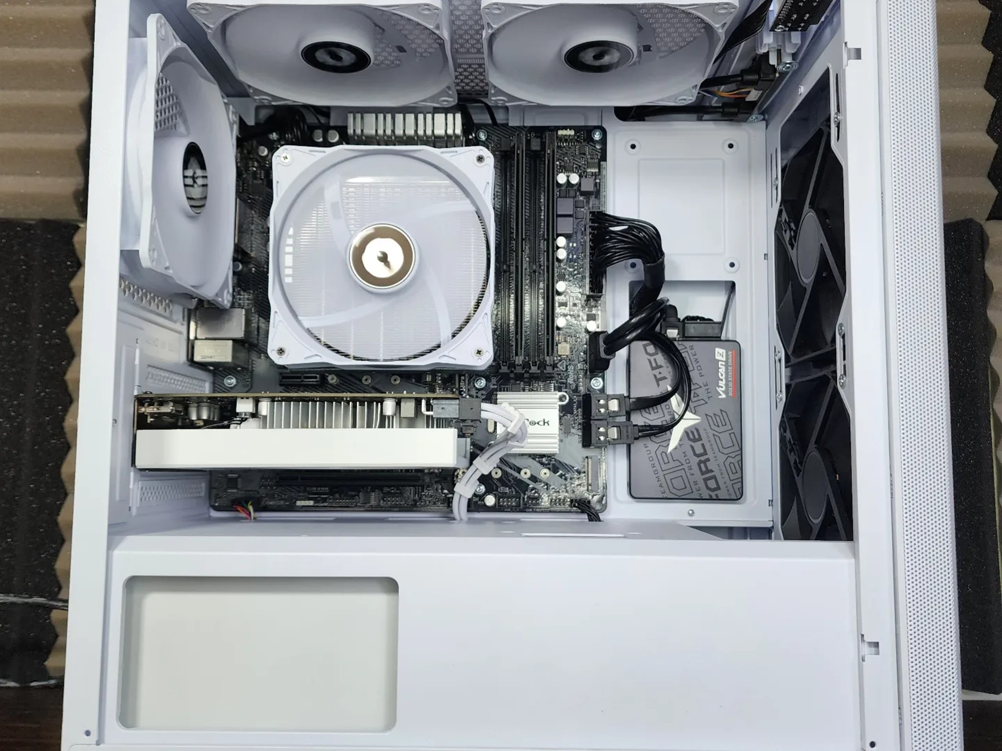 🐻‍❄🐻‍❄🐻‍❄ Nvidia GTX 1650 Super // Ryzen 5 3500X // Neo Forza 16GB 3600MHz