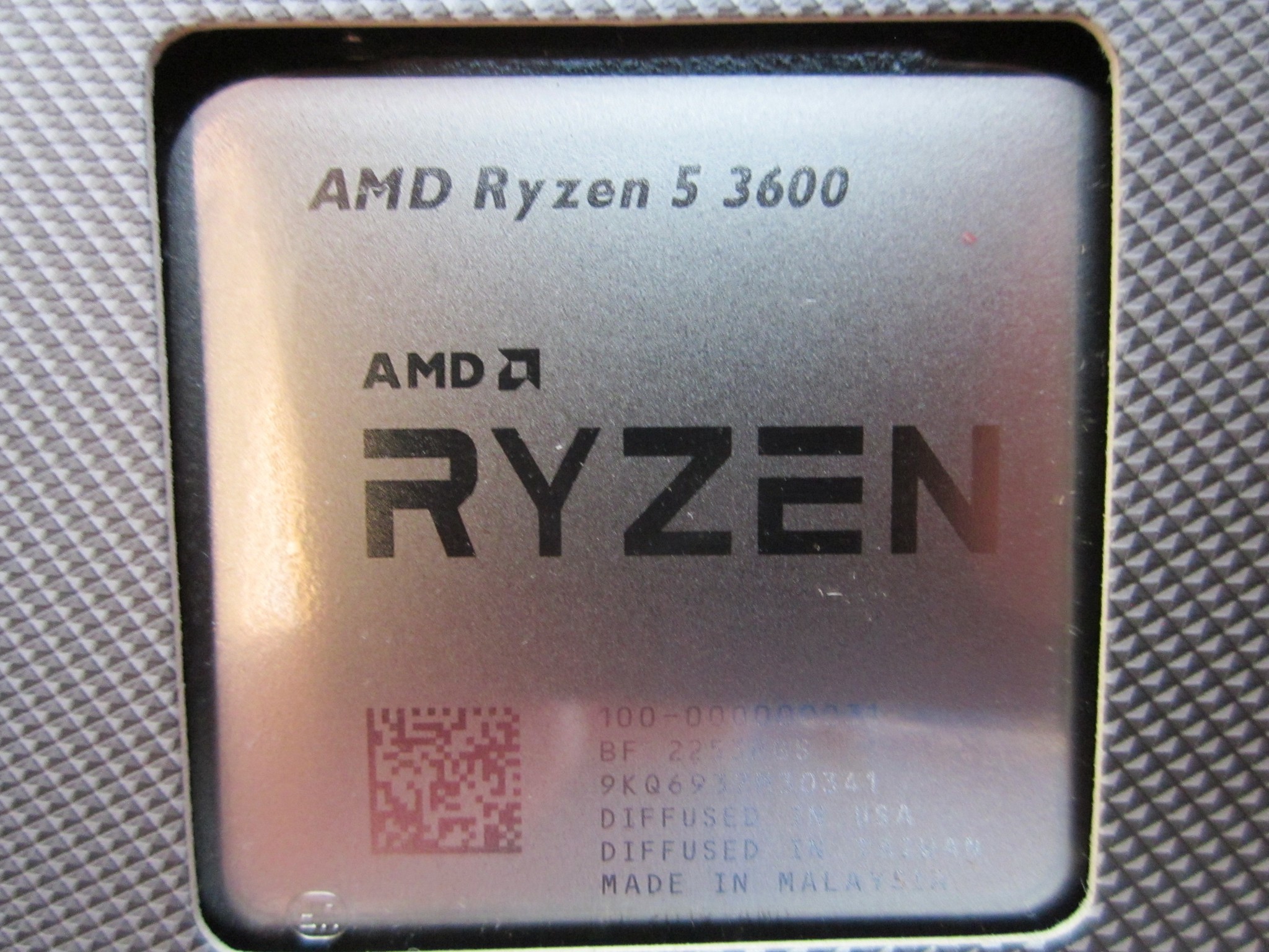 NEW! AMD Ryzen 5 3600 3.6/4.2 GHz AM4 CPU With Wraith Spire Cooler