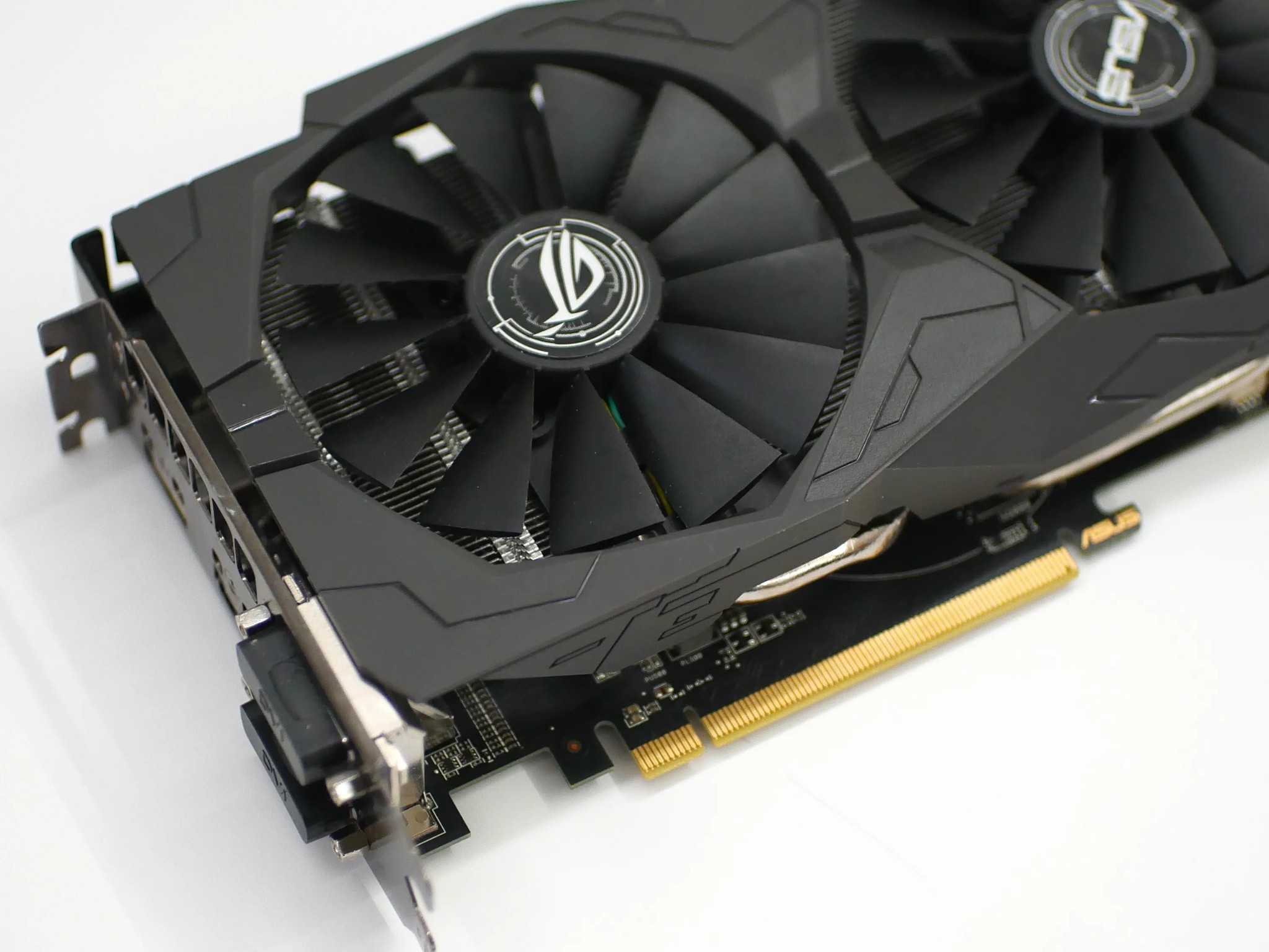 RX 570 4GB ASUS | runs hot