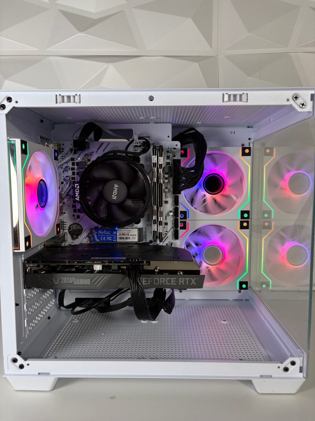 ICEBERG V2// - Ryzen 7 1700X, RTX 2060, 16GB, 960GB SSD | Jawa