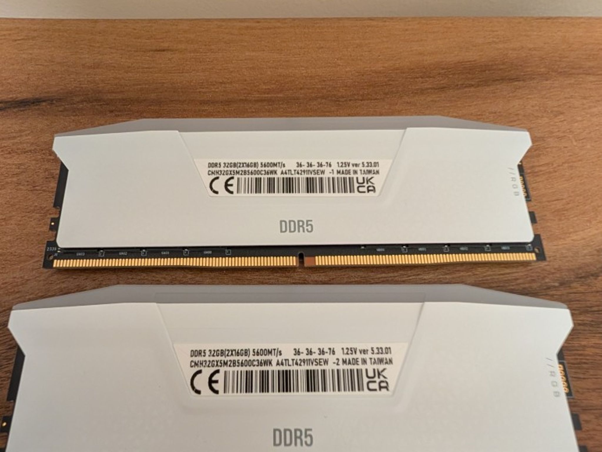 Corsair Vengeance RGB 32GB (2 x 16GB) DDR5-5600 CL36 White