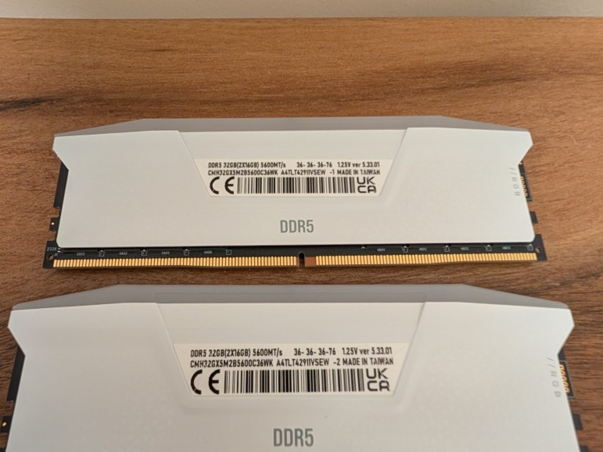 Corsair Vengeance RGB 32GB (2 x 16GB) DDR5-5600 CL36 White