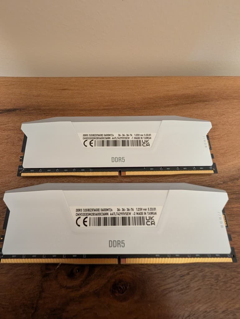 Corsair Vengeance RGB 32GB (2 x 16GB) DDR5-5600 CL36 White