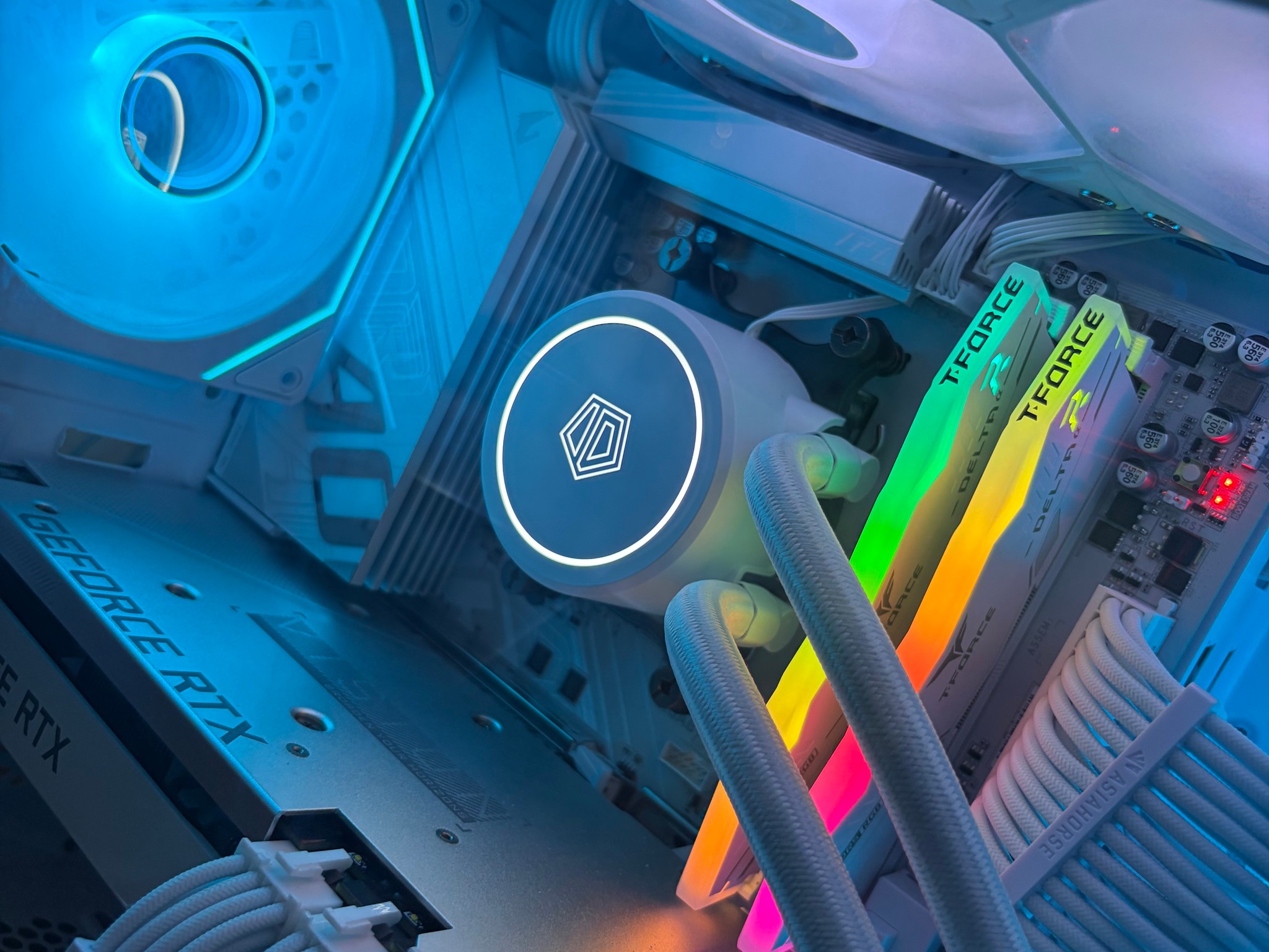 🤍 White Vision Build | Ryzen 5 7600 + RTX 3060 Ti Gaming PC 🤍