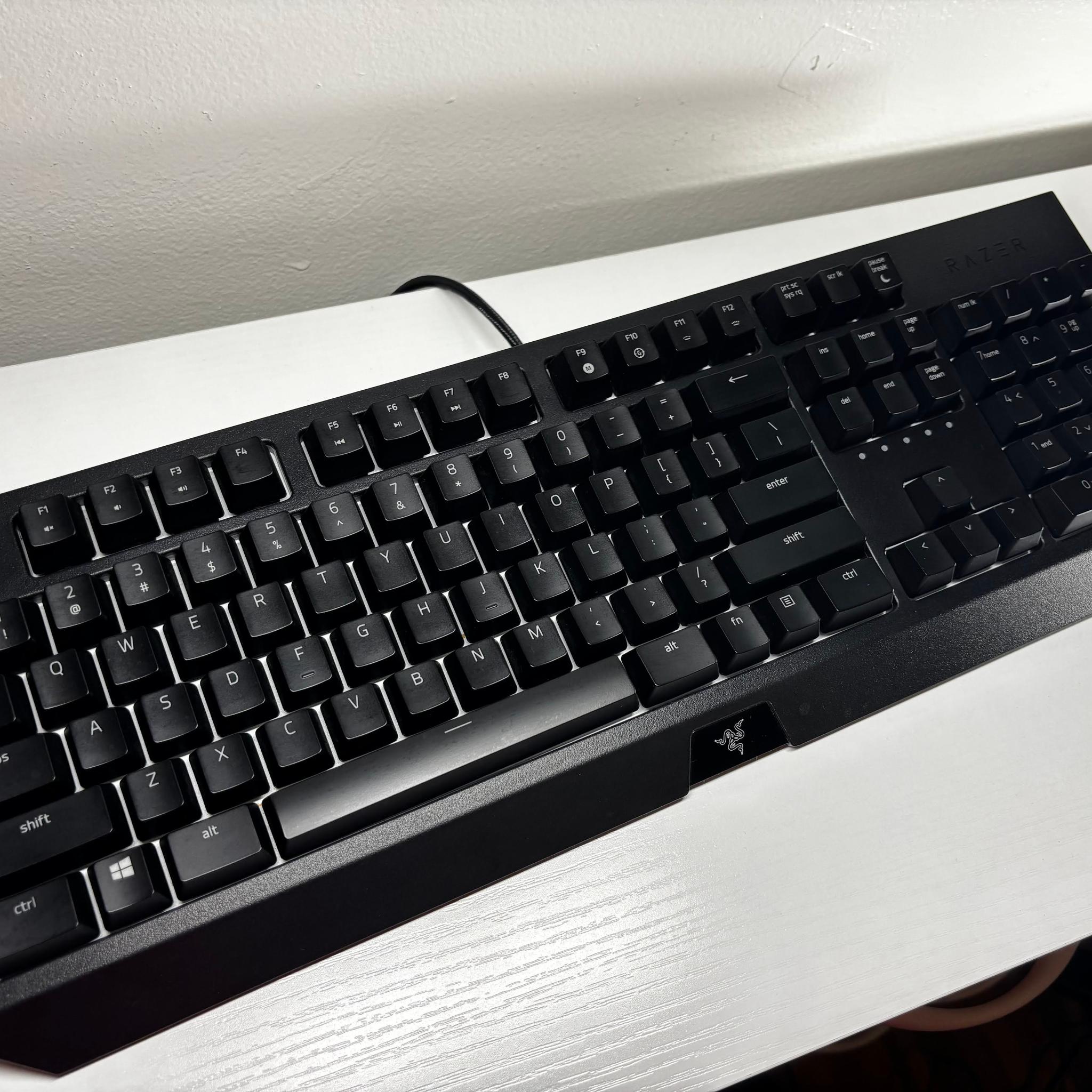 Razer BlackWidow Mechanical Keyboard: Green Tactile & Clicky Switches - Used