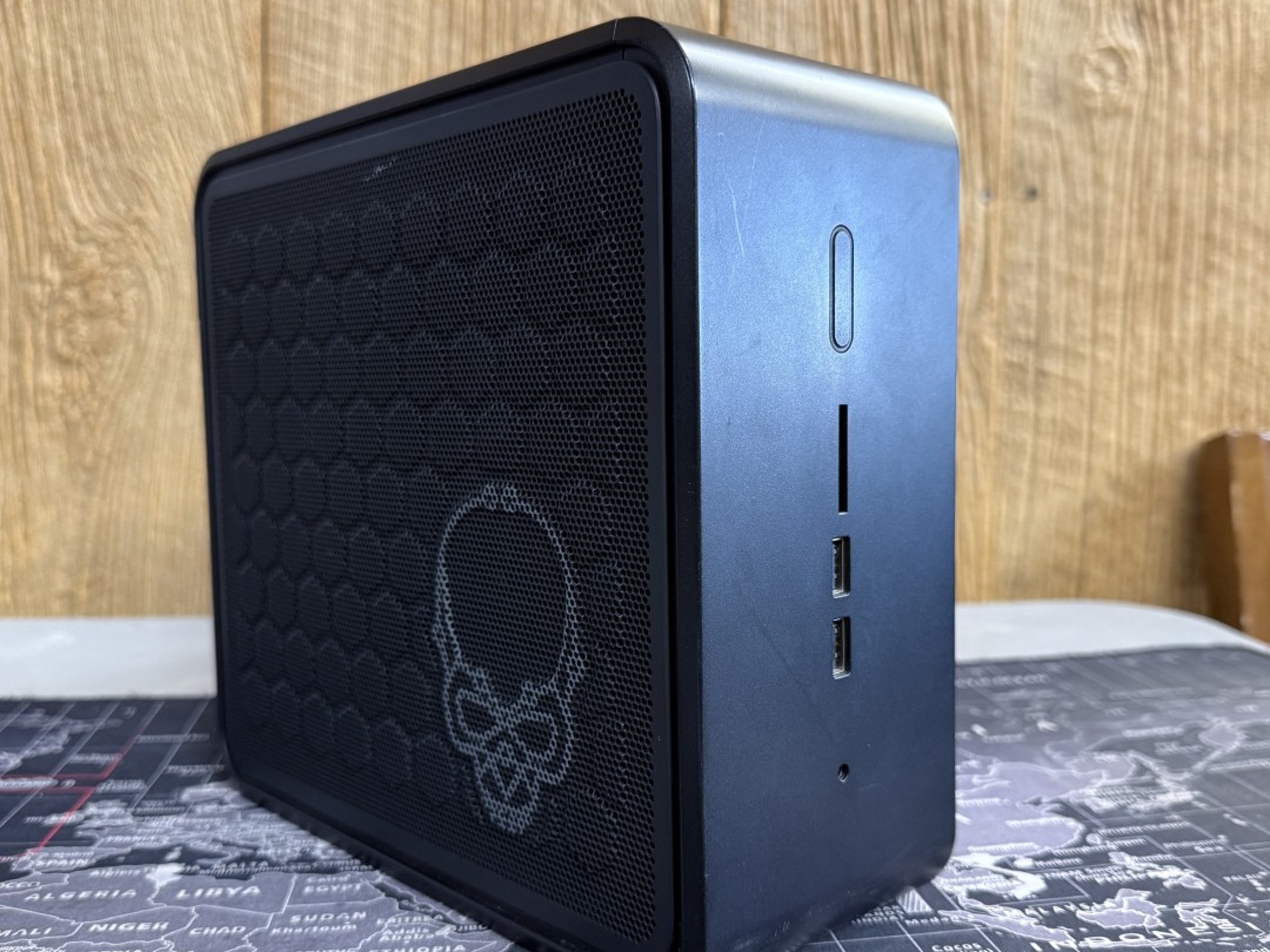 Intel Nuc 9 Extreme (NUC9i7QNX), i7-9750H 6C/12T, 32GB Ram, RTX 3060 TI, 500GB (Boot) / 1TB (Data)