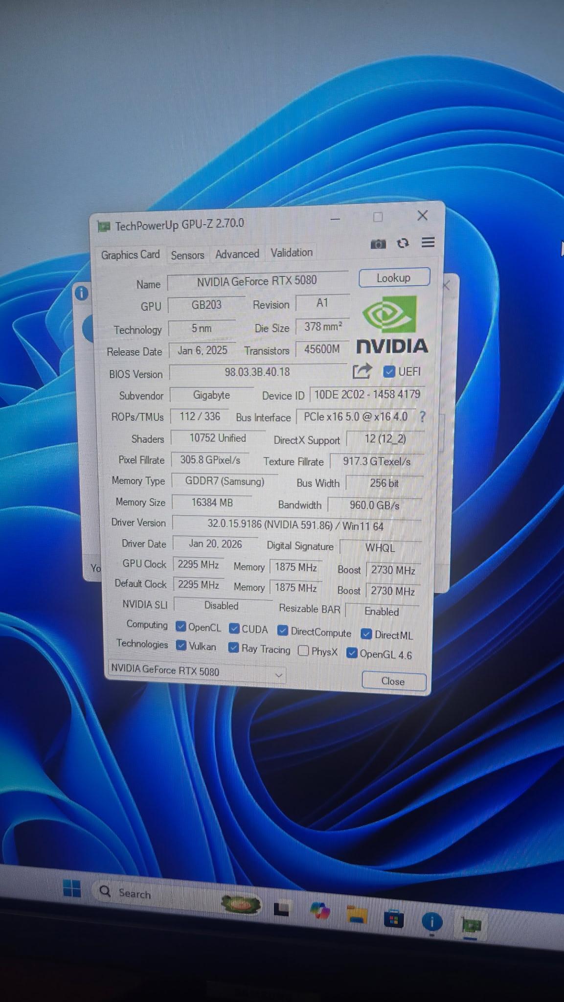 GIGABYTE GeForce RTX 5080 AERO OC SFF 16G