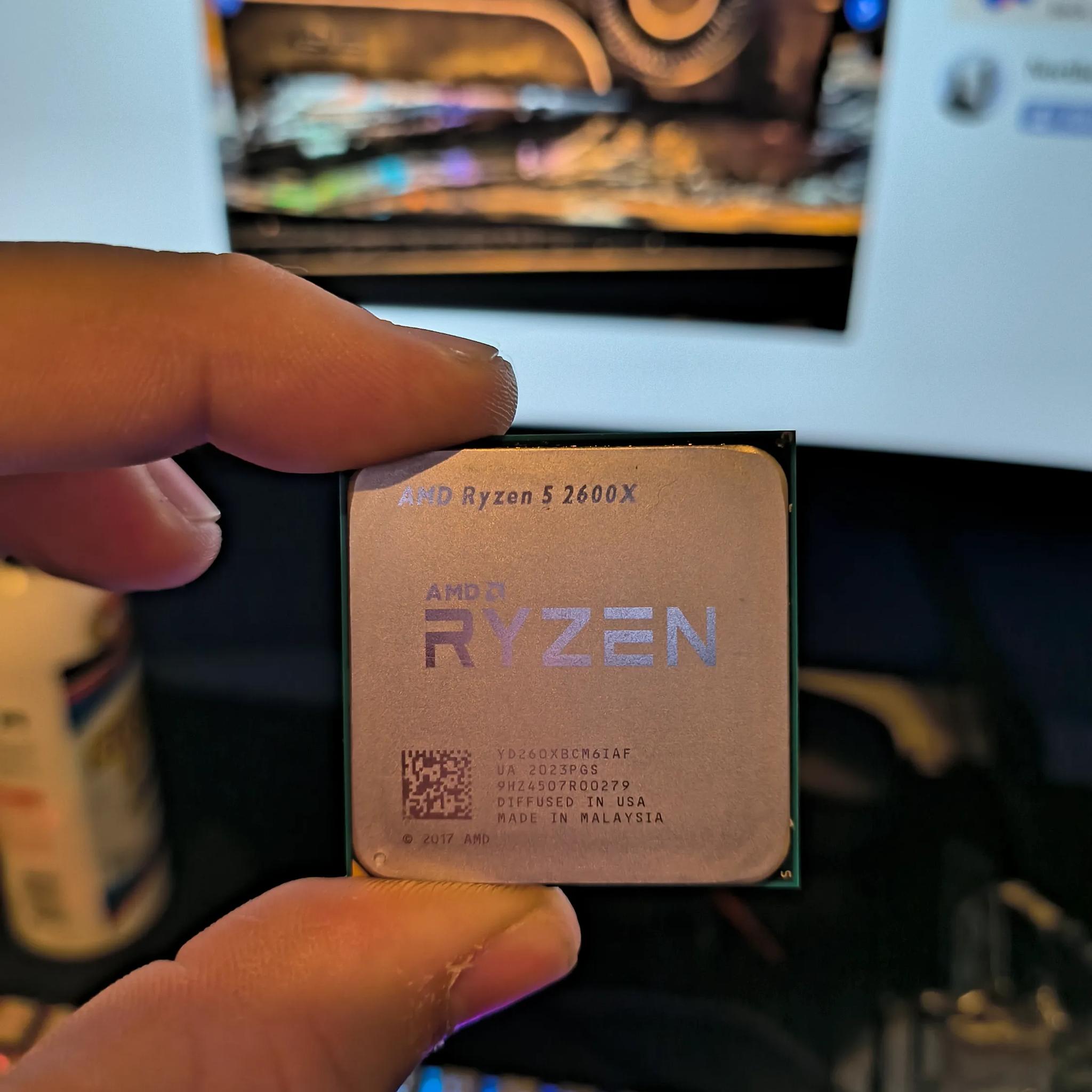 AMD Ryzen 5 2600X Processor (3.6 GHz, 6 Cores, Socket AM4)
