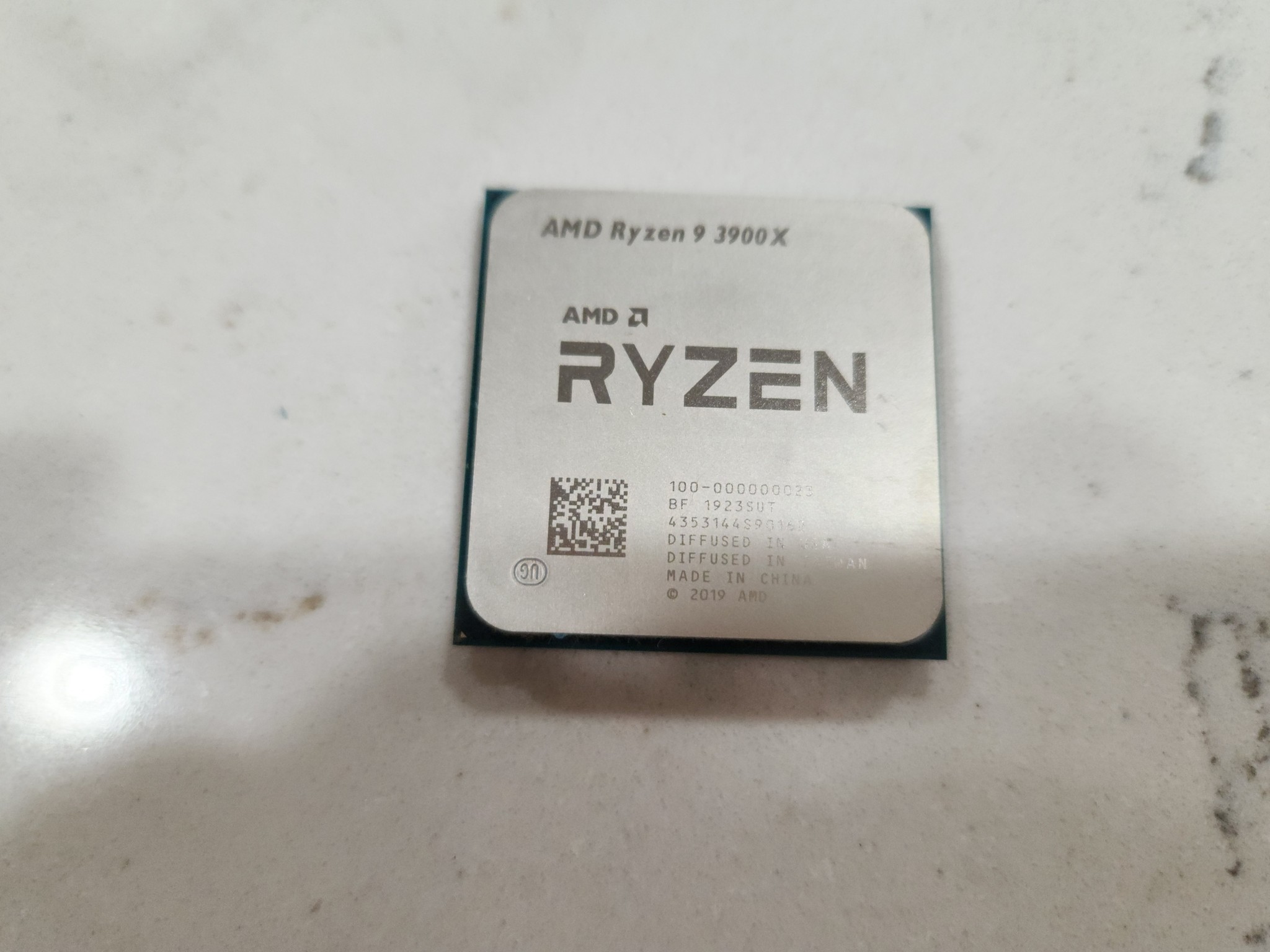 AMD Ryzen 9 3900x NO BOX NO COOLER