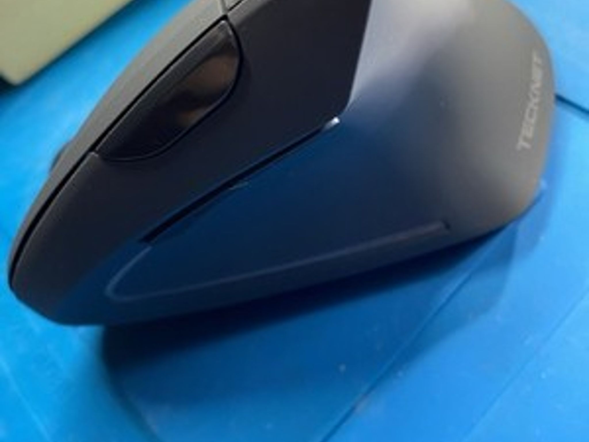 TeckNet TK-MS007 Wireless Optical Vertical Mouse Ergonomic Scroll Wheel Black