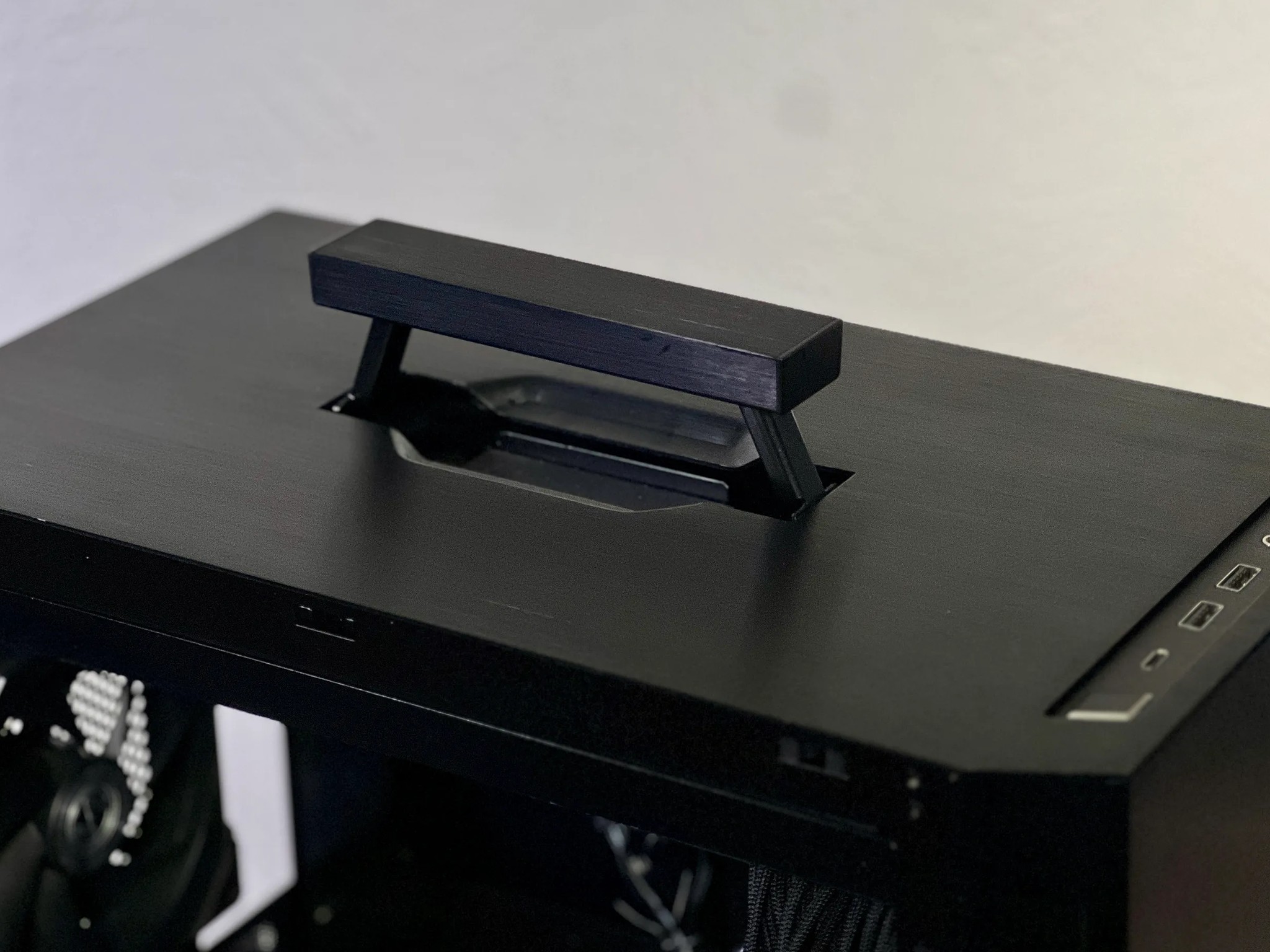Lian Li TU-150W Black Mini-ITX Case w/ SL120 V2 fans and EVGA 650W PSU