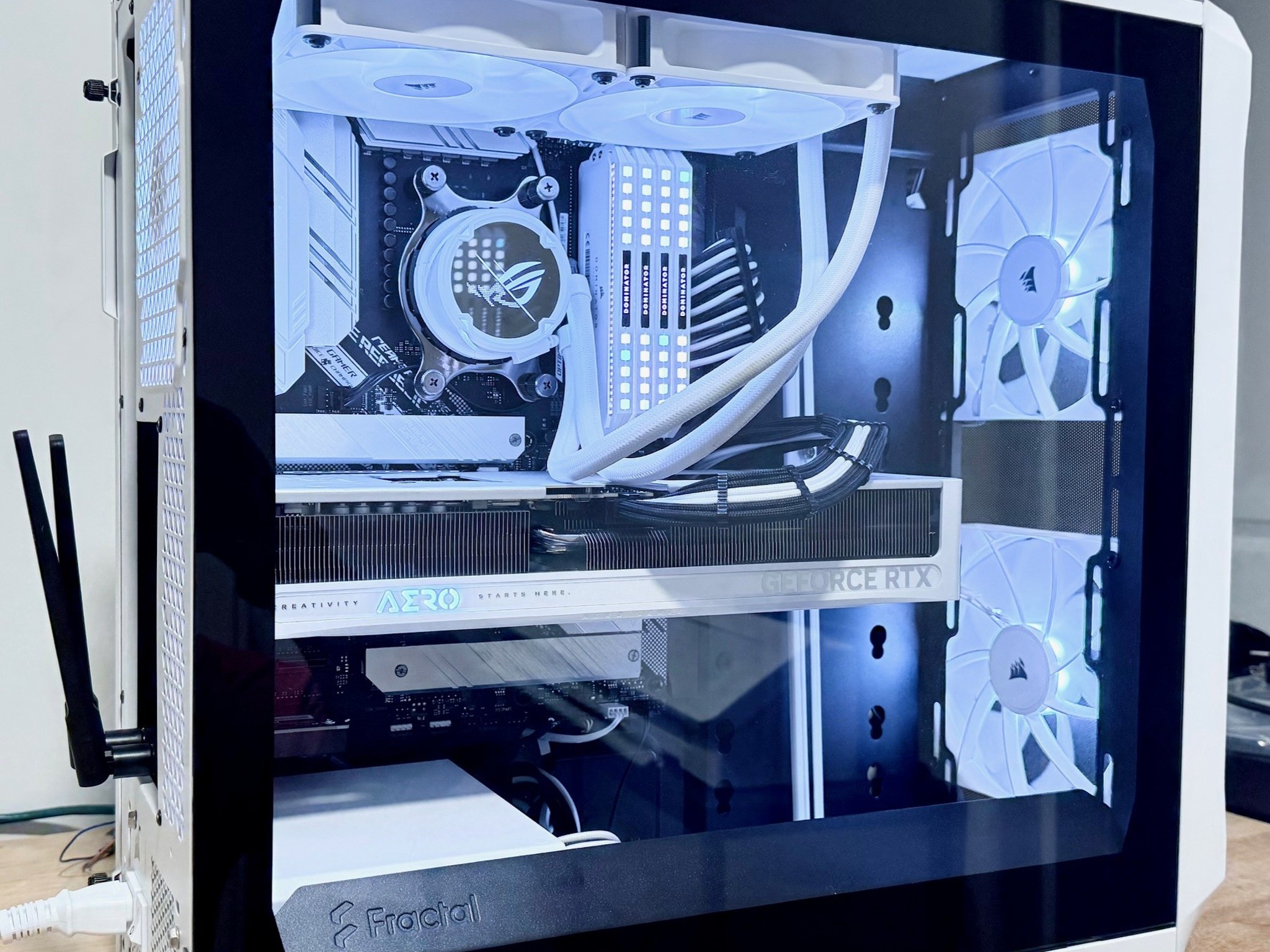 Gaming PC Monochrome RTX 5070 OC 12GB