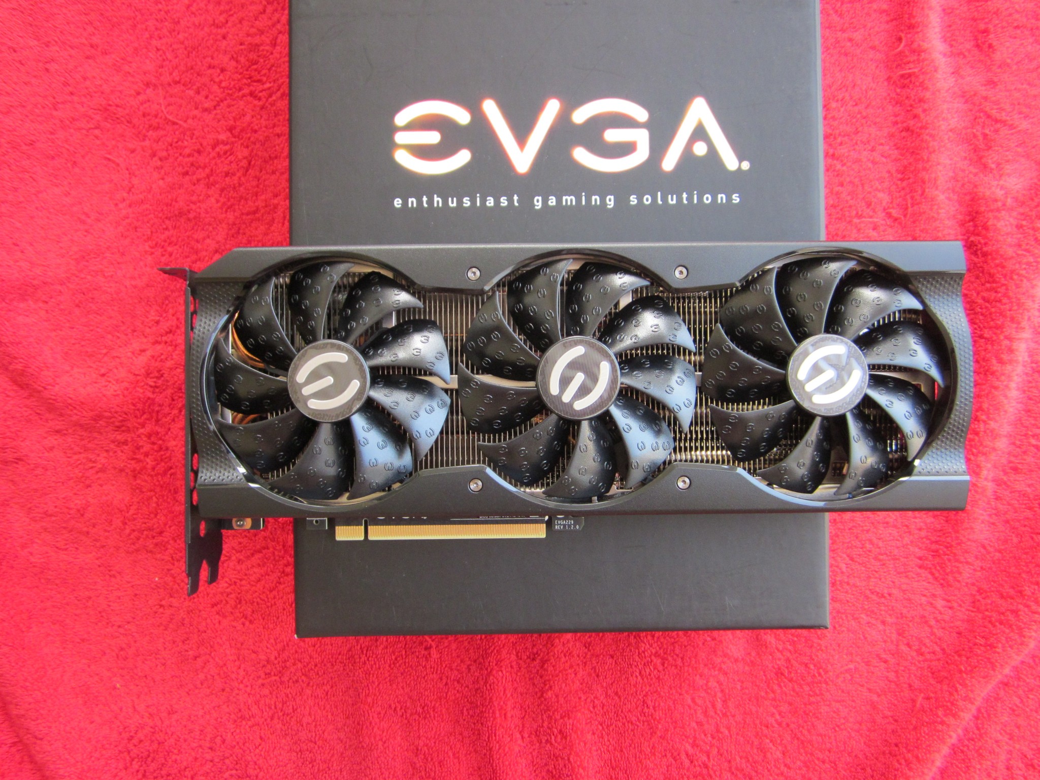 EVGA GeForce RTX 3070 XC3 ULTRA GAMING, 08G-P5-3755-RL, 8GB GDDR6, ARGB LED, Metal Backplate