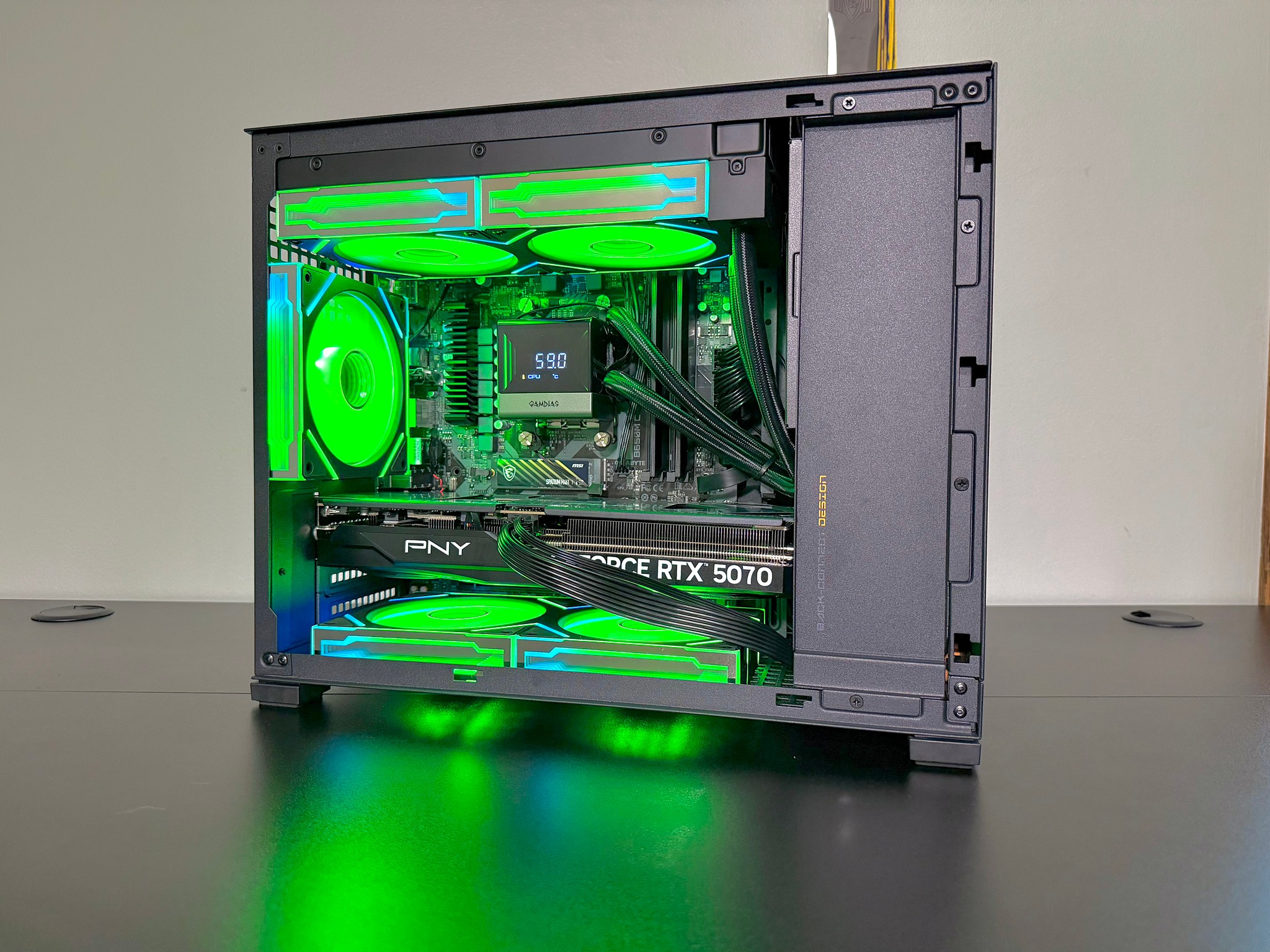 RTX 5070 OC | R7 7700x | 32GB DDR5 | 1TB SSD | LCD Liquid Cooler | Rosewill 1000w PSU Gaming PC