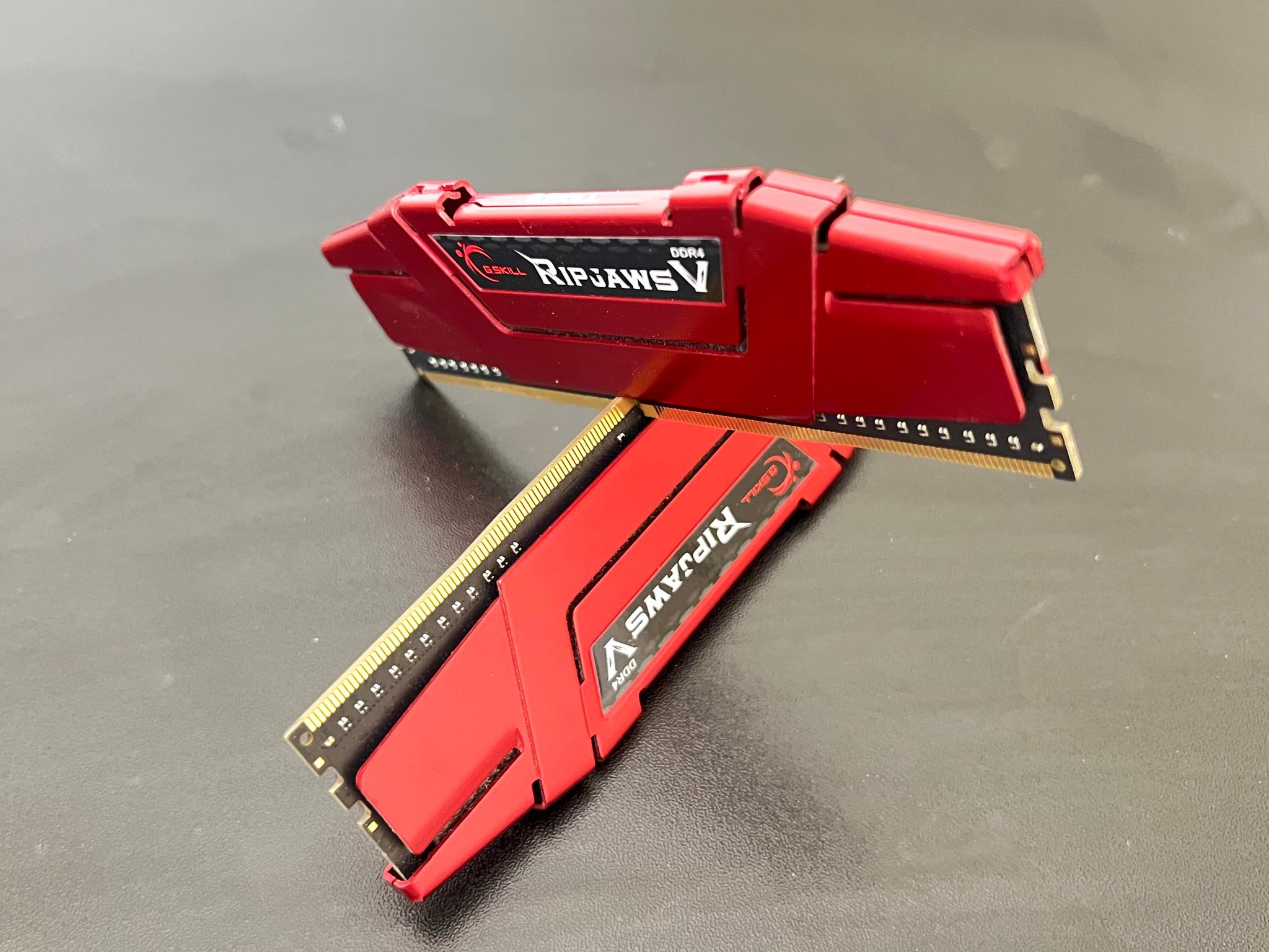 G.Skill Ripjaws V 16GB (2x8GB) DDR4 2133MHz PC4-17000 CL15 RAM F4-2133C15D-16GVR Red