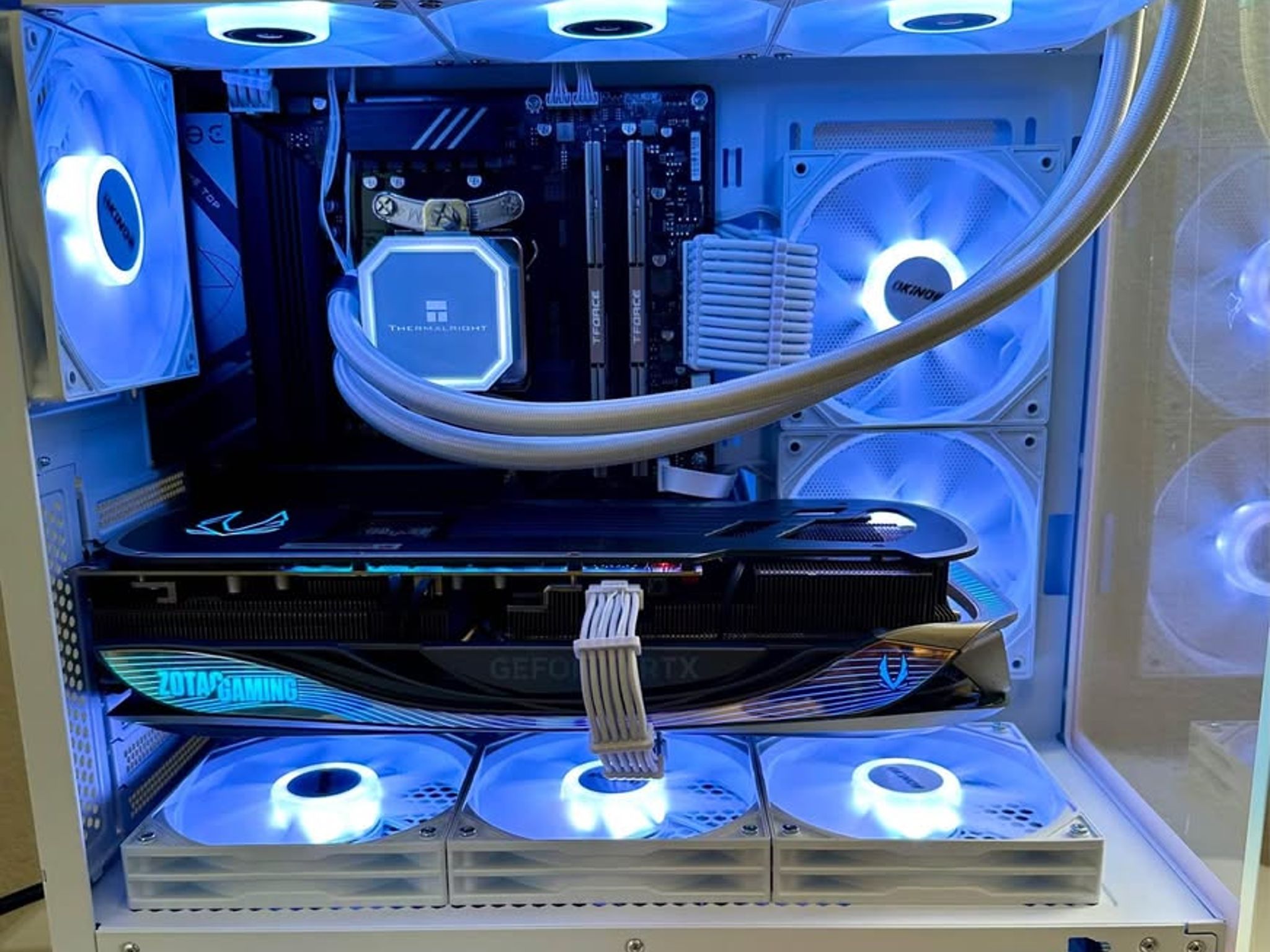 Gaming PC white/silver rtx 4070 ti