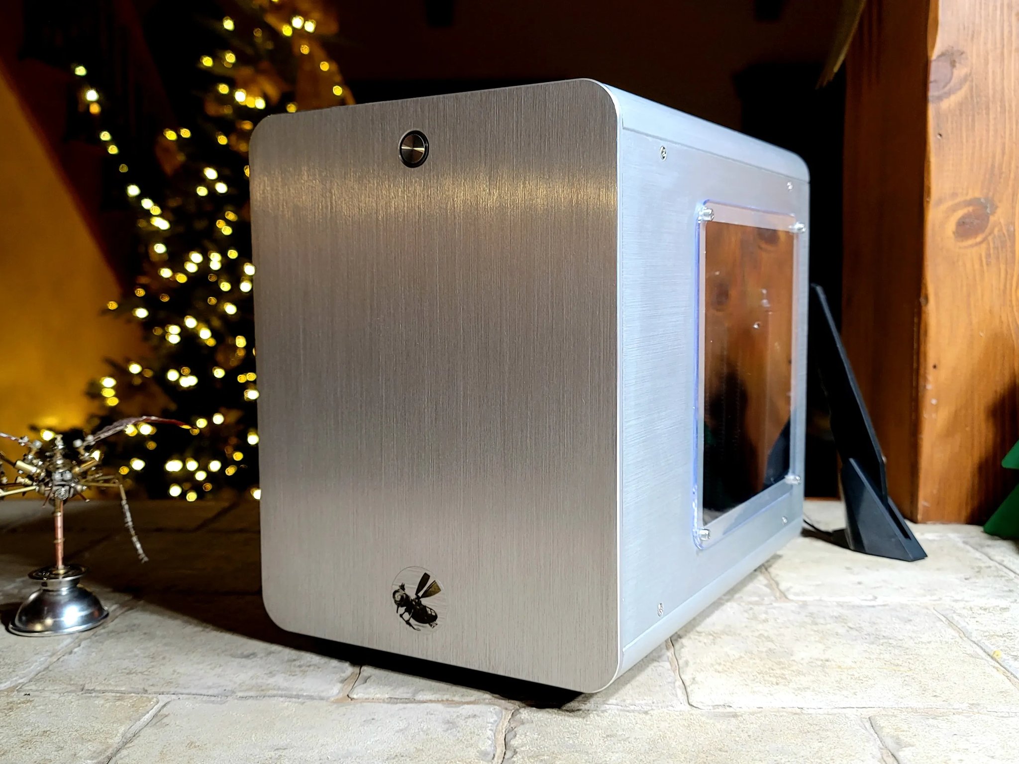 quicksilver--Core i5 10505, RX 6600 XT, 16 Gb, Water Cooled 128Gb+1Tb SSDs, MAG B560i, WiFi/Bt/Ether