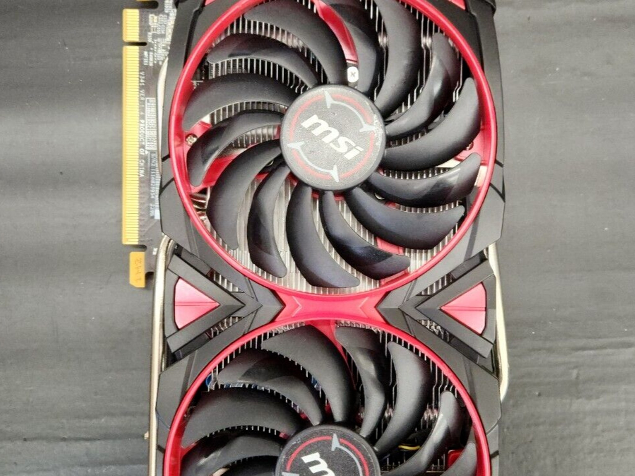 MSI Radeon RX 570 Armor 8GB GDDR5 Graphics Card - DisplayPort, HDMI, DVI