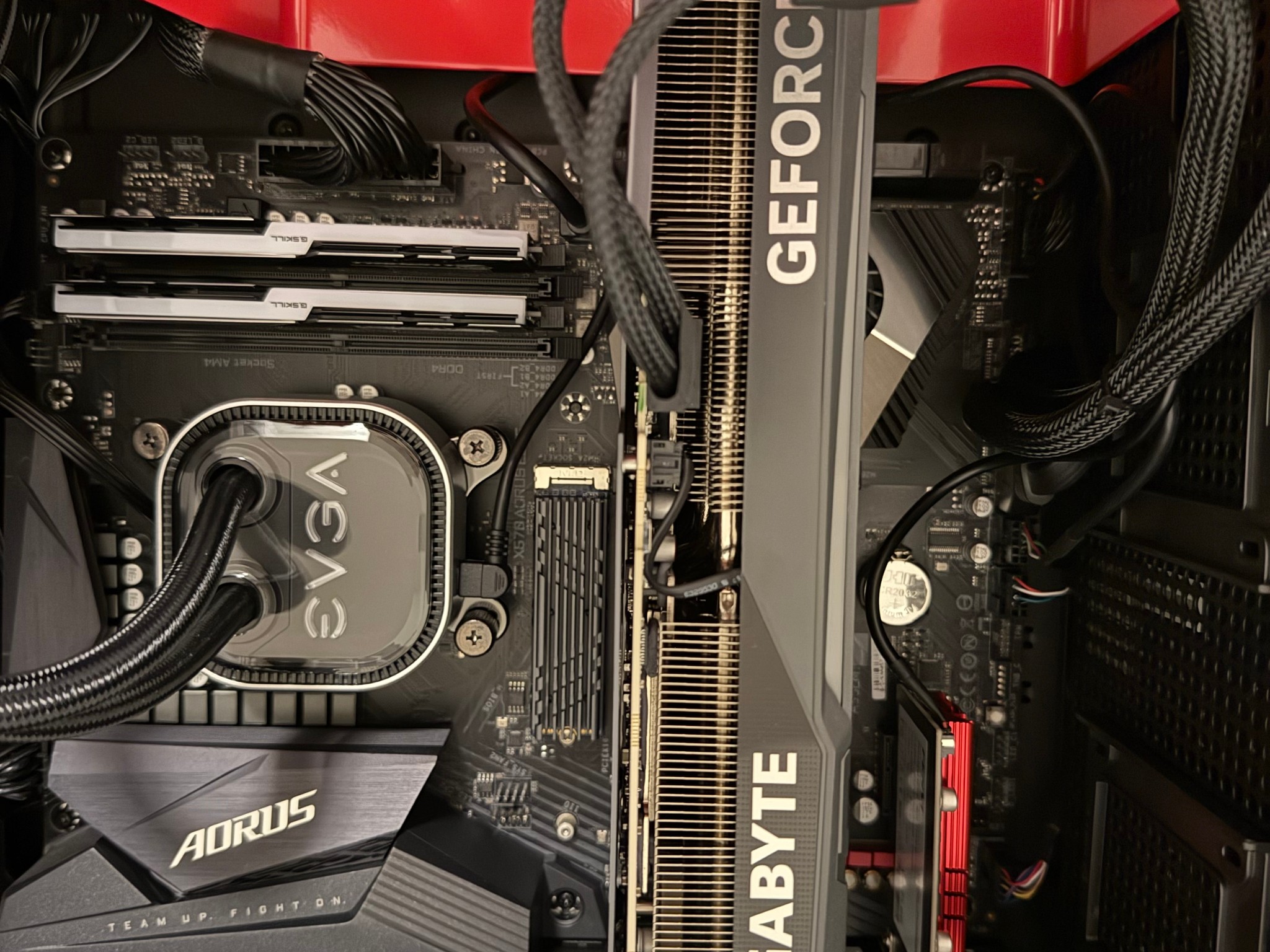 GIGABYTE 5070 TI EAGLE OC SFF 16 GB2 SLOTS
