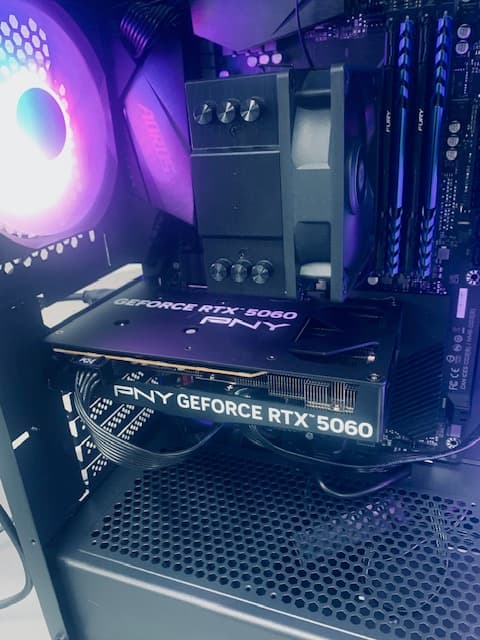 Black Aura  - Ryzen 7 5700X3d - RTX 5060