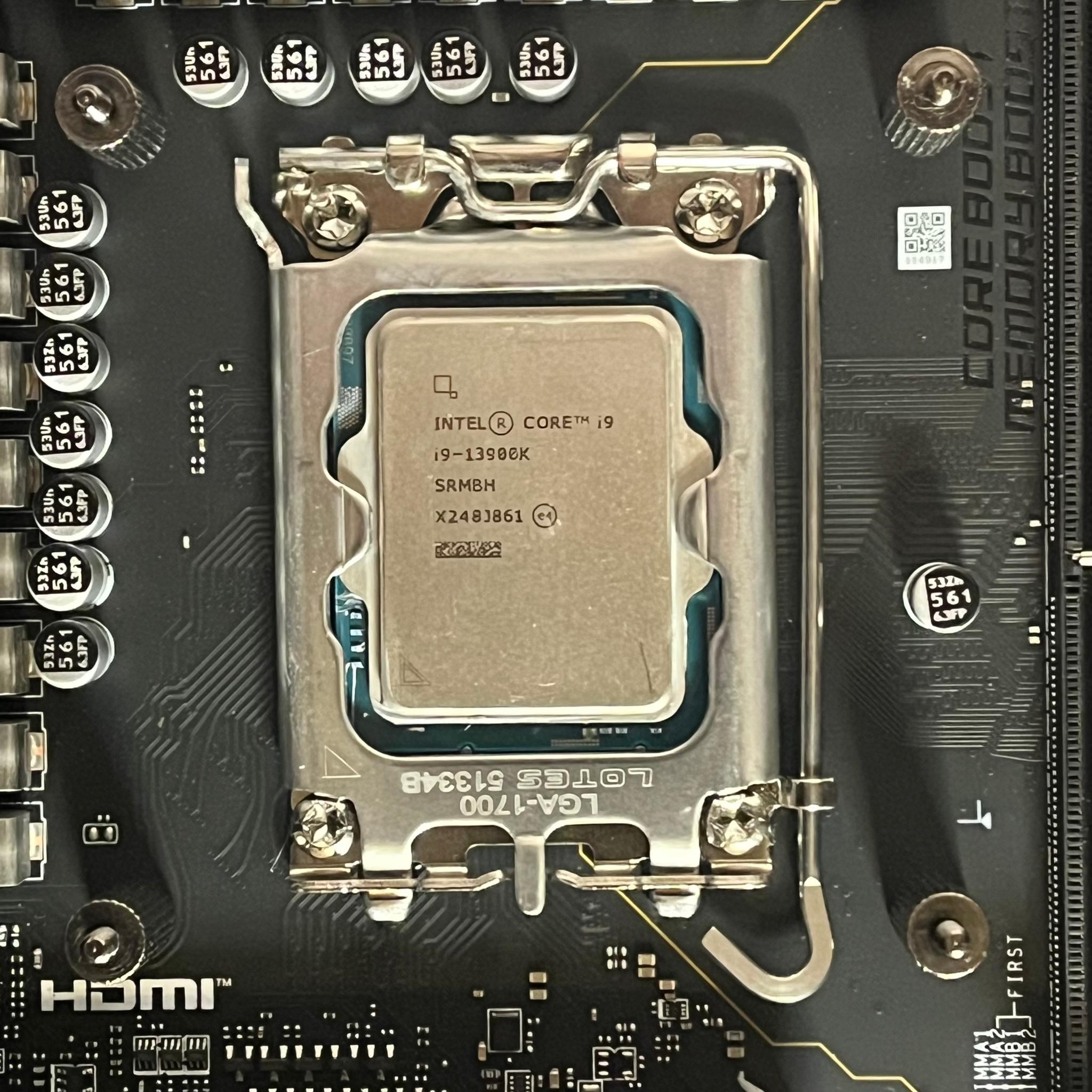 i9-13900K | MSI Z790 Tomahawk WiFi | 240mm MSI AIO | Latest BIOS | I/O Shield Included