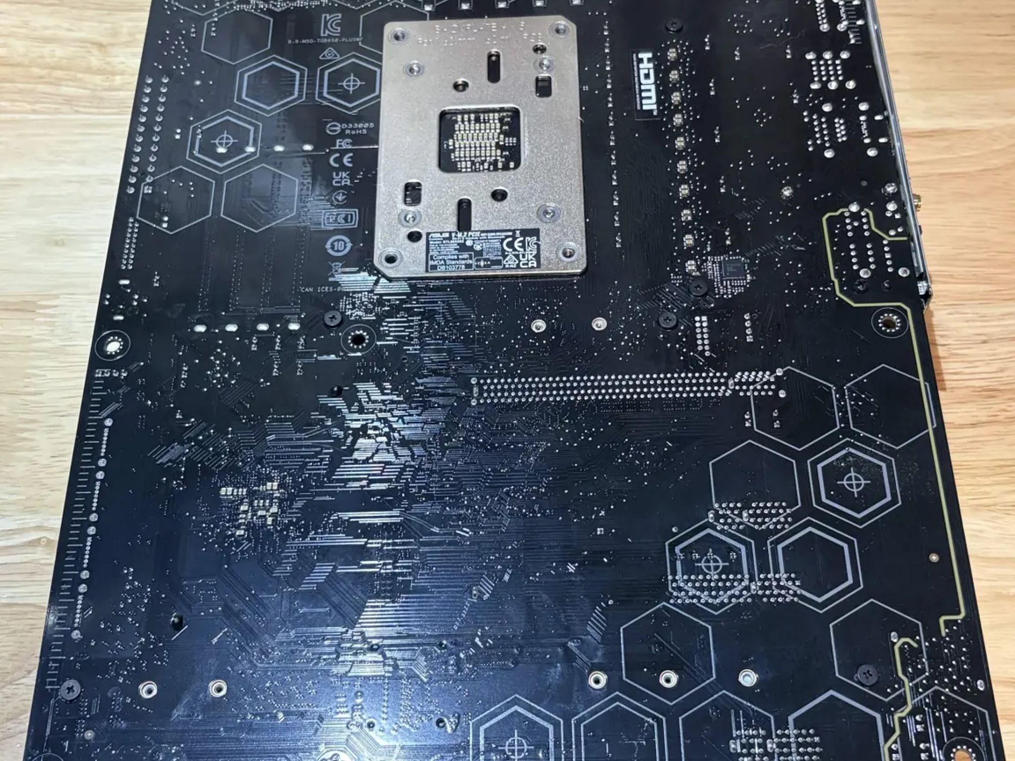 FP/NW ASUS TUF GAMING B650-PLUS WIFI