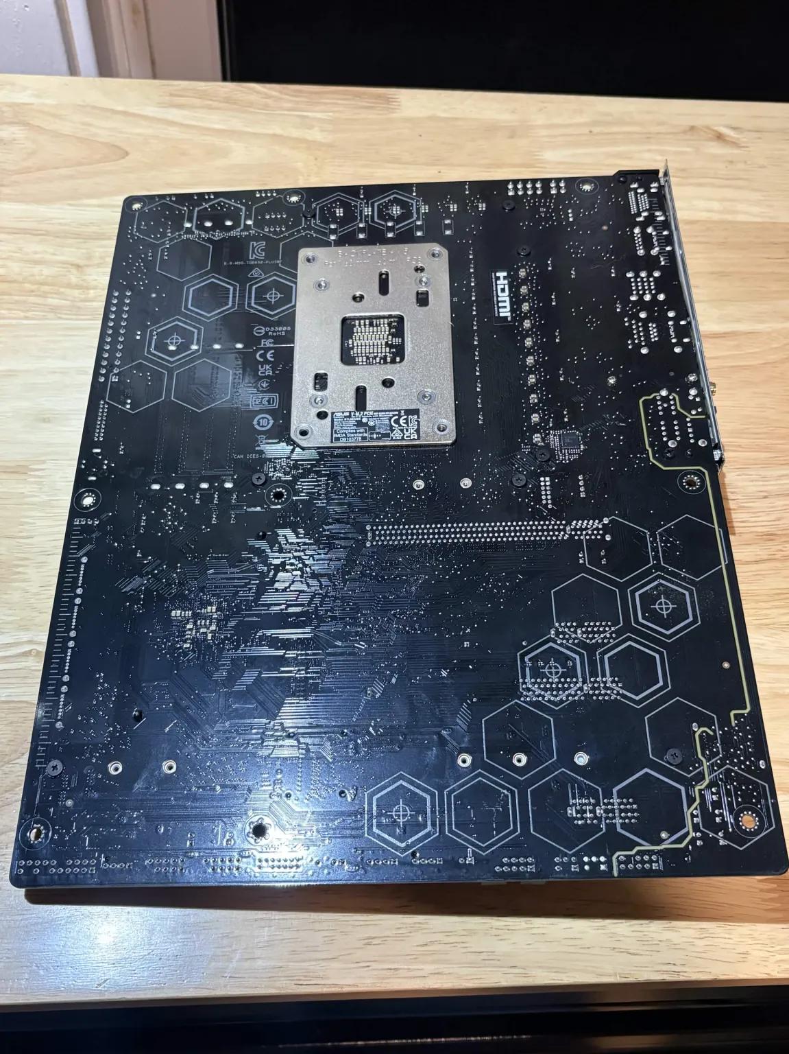 ASUS TUF GAMING B650-PLUS WIFI - Image 4