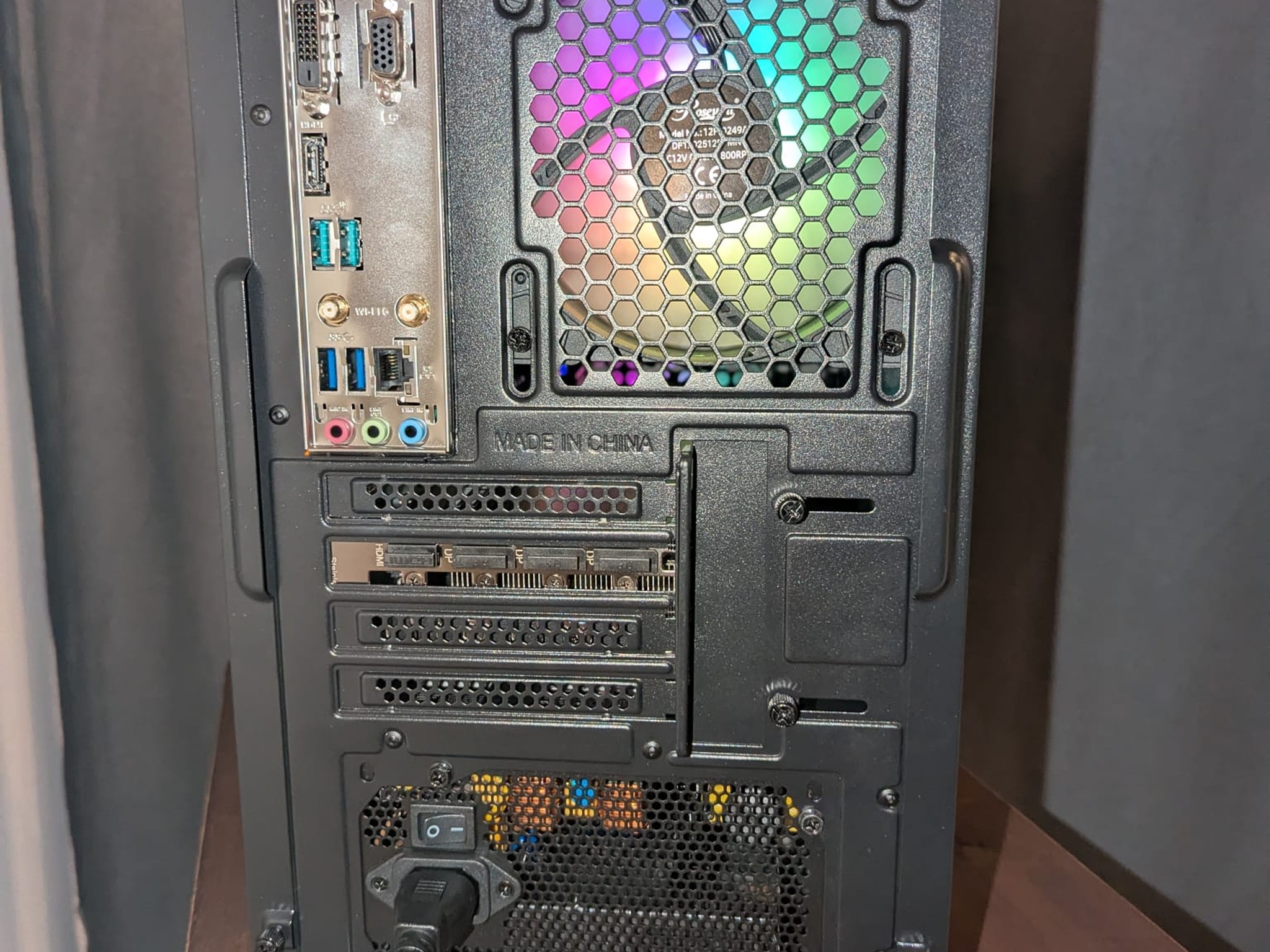 Amd Ryzen 5 5500, GPU ASUS RTX 5050 8gb, 32gb of ddr4