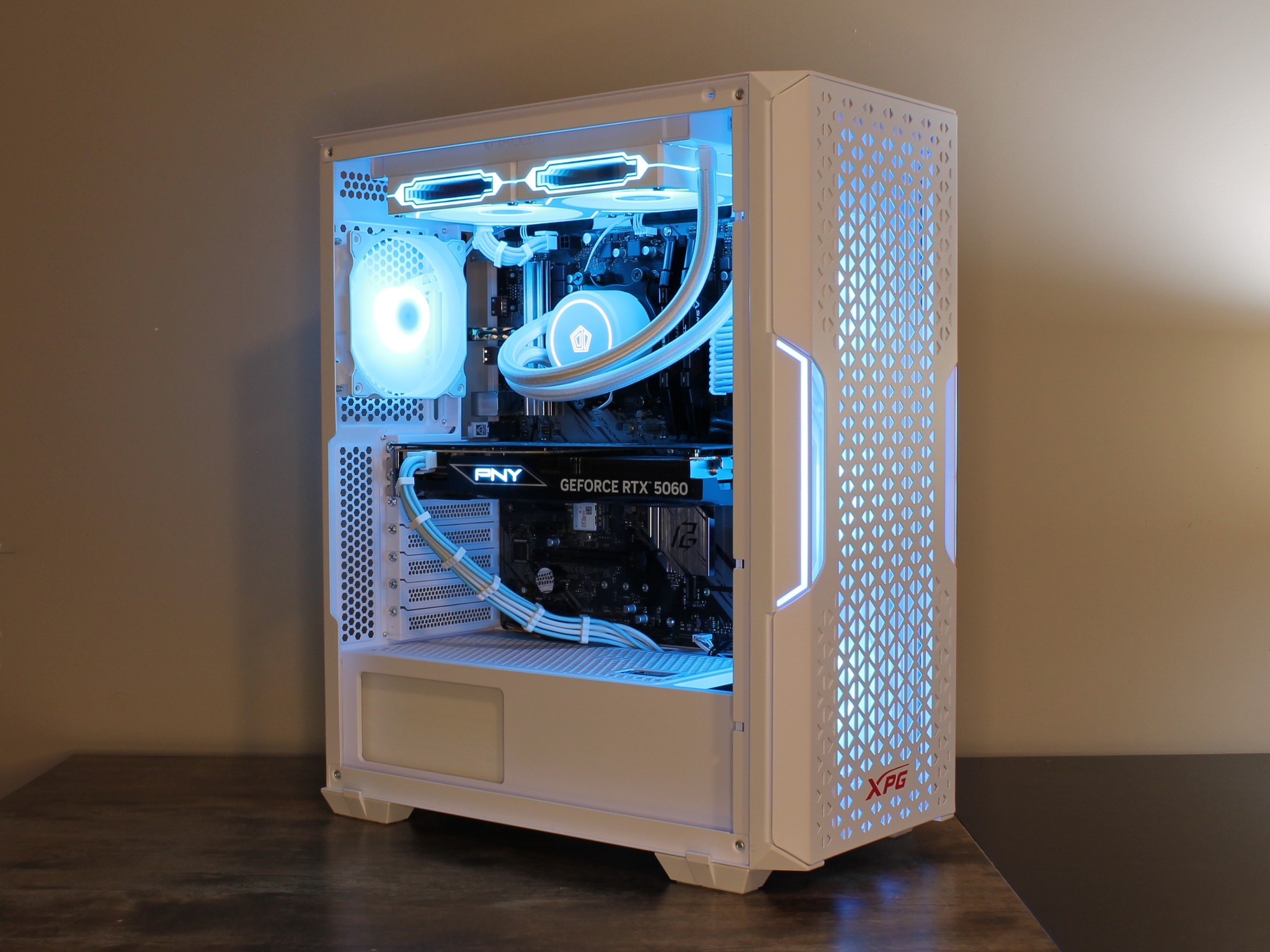 🧊 The Ice Cube 💙 | RTX 5060 | Ryzen 5500 | 32GB RAM | 1TB SSD