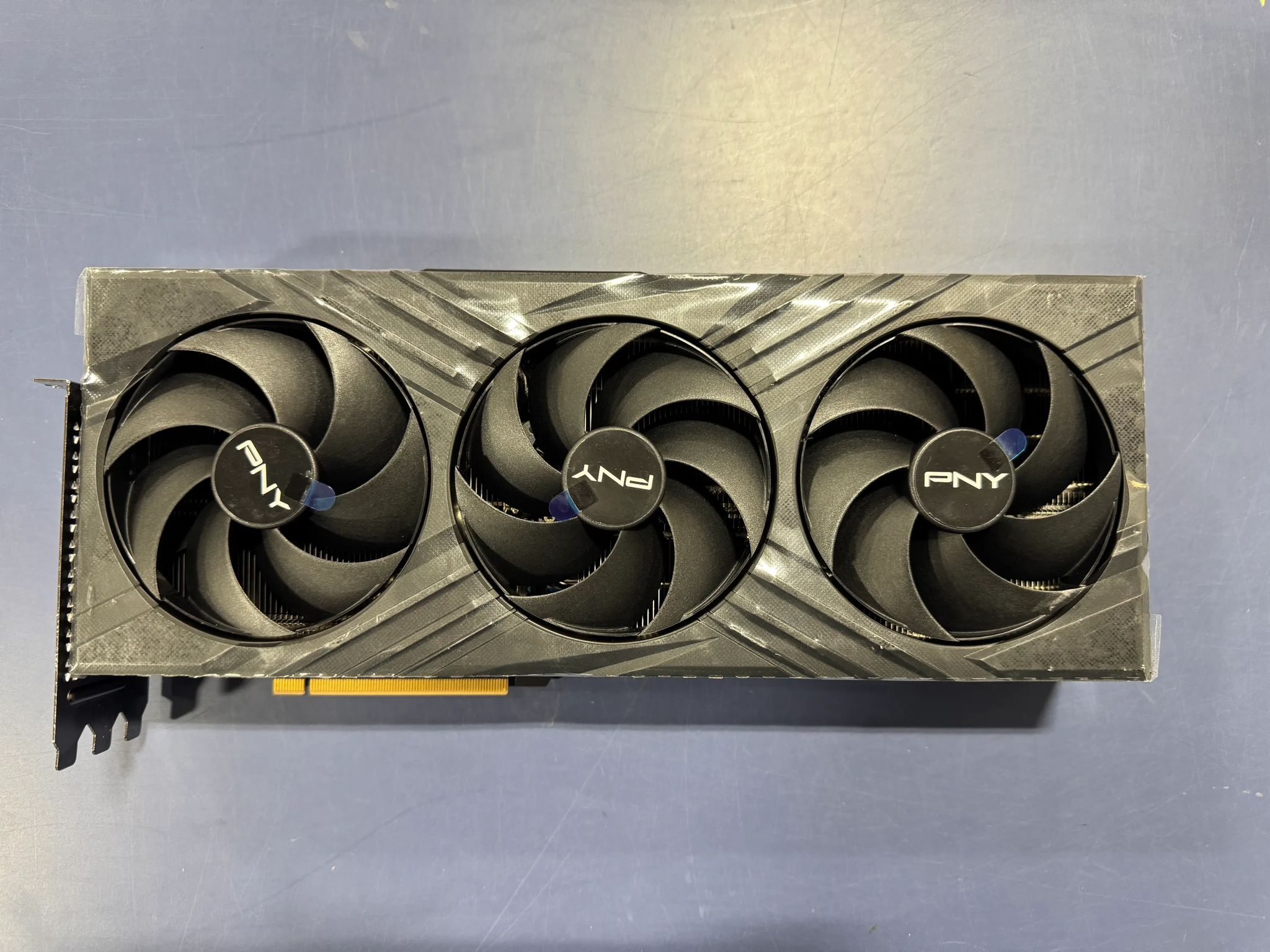 PNY GeForce RTX™ 4090 24GB VERTO™ Triple Fan DLSS 3
