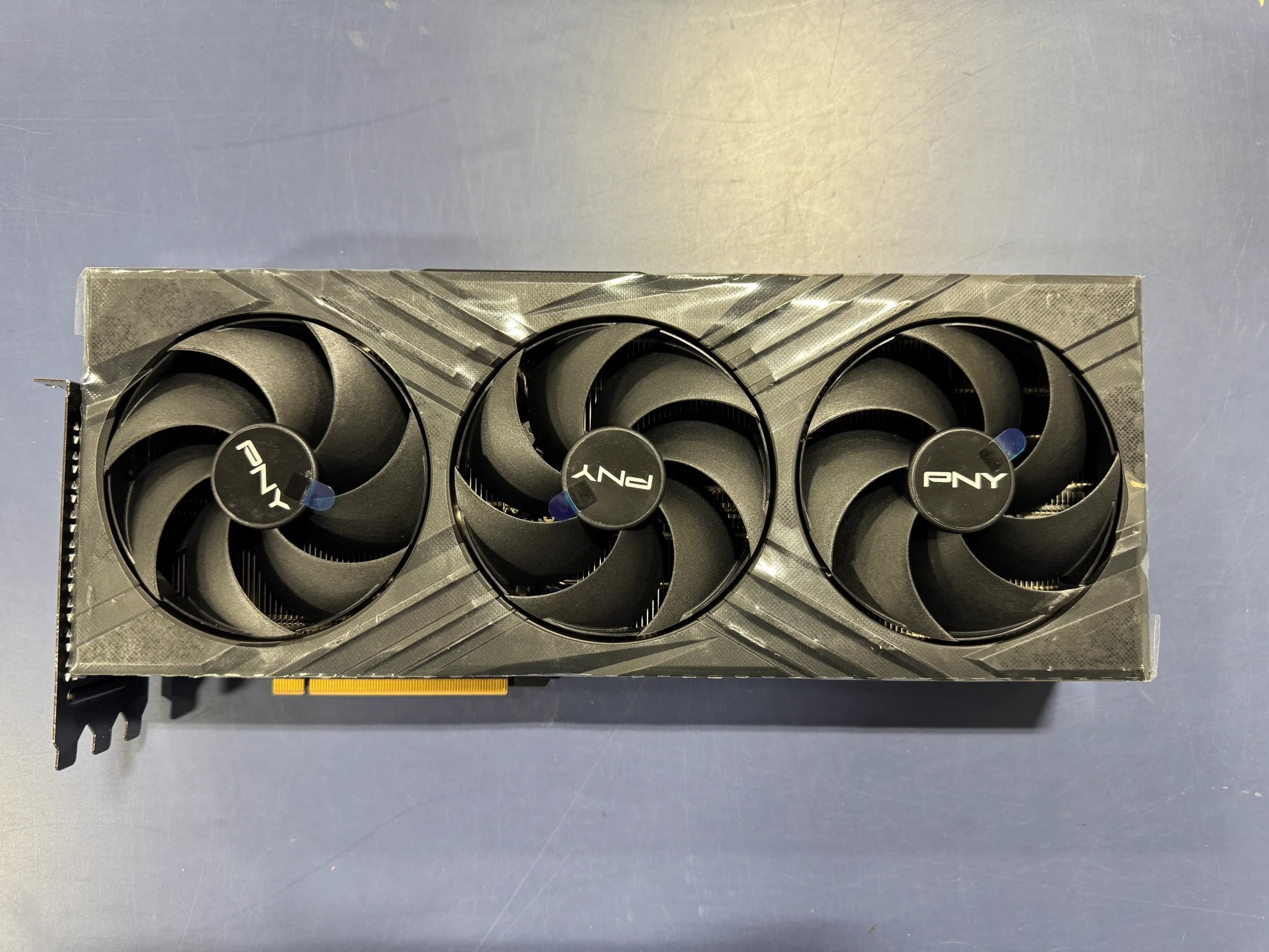 PNY GeForce RTX™ 4090 24GB VERTO™ Triple Fan DLSS 3