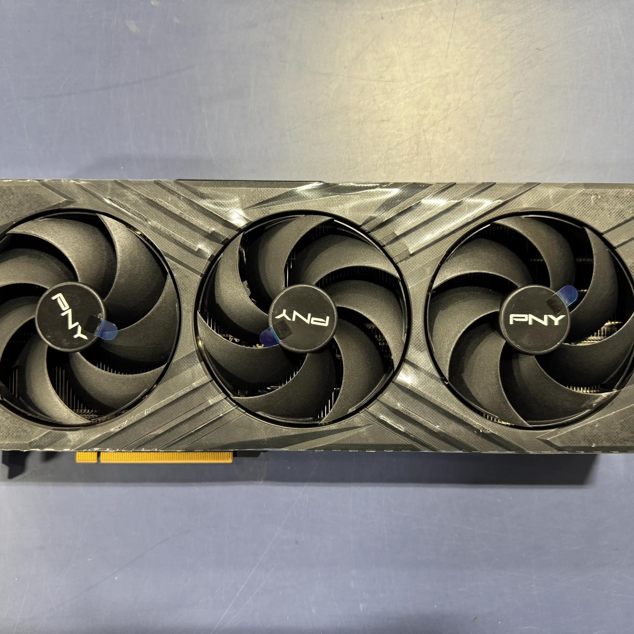 PNY GeForce RTX™ 4090 24GB VERTO™ Triple Fan DLSS 3
