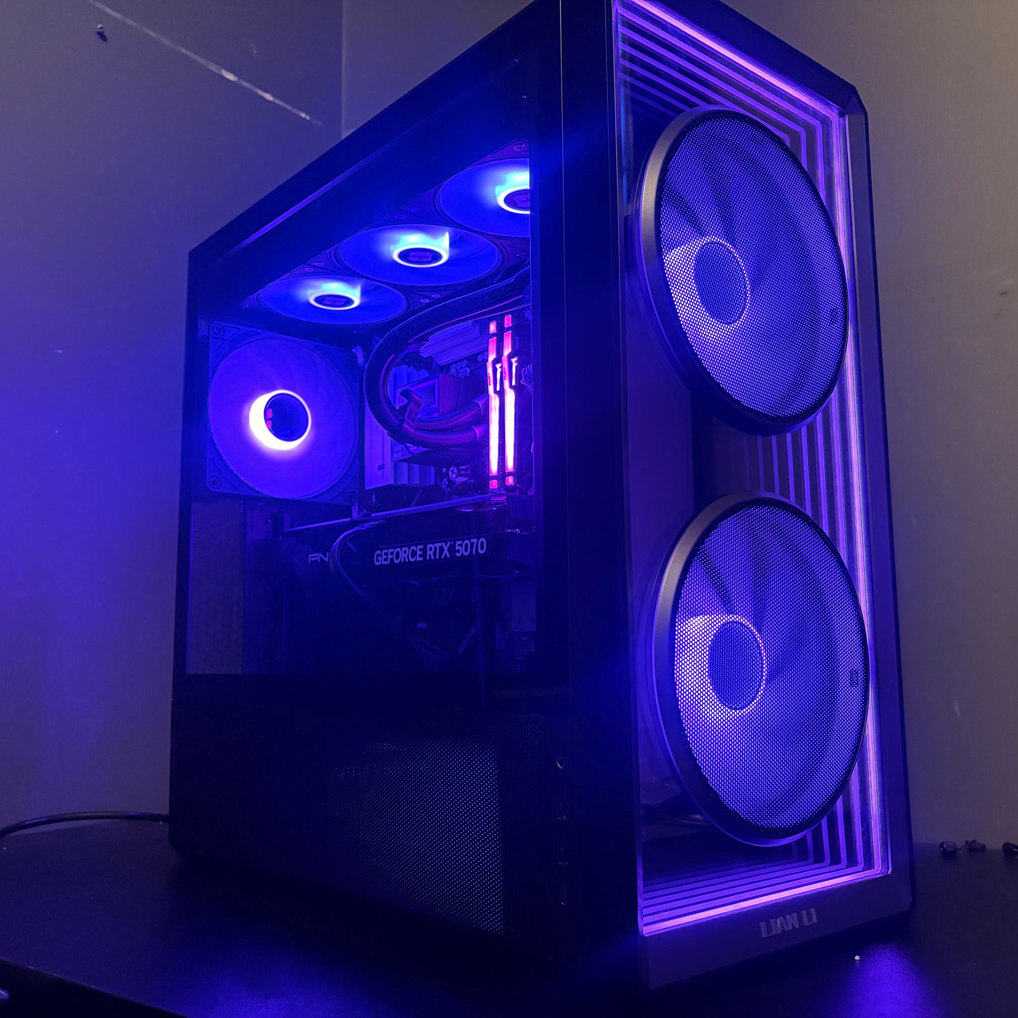 5070 Ti/Ryzen 7 9800x3D/32GB/2TB NVMe/lian li Gaming Pc