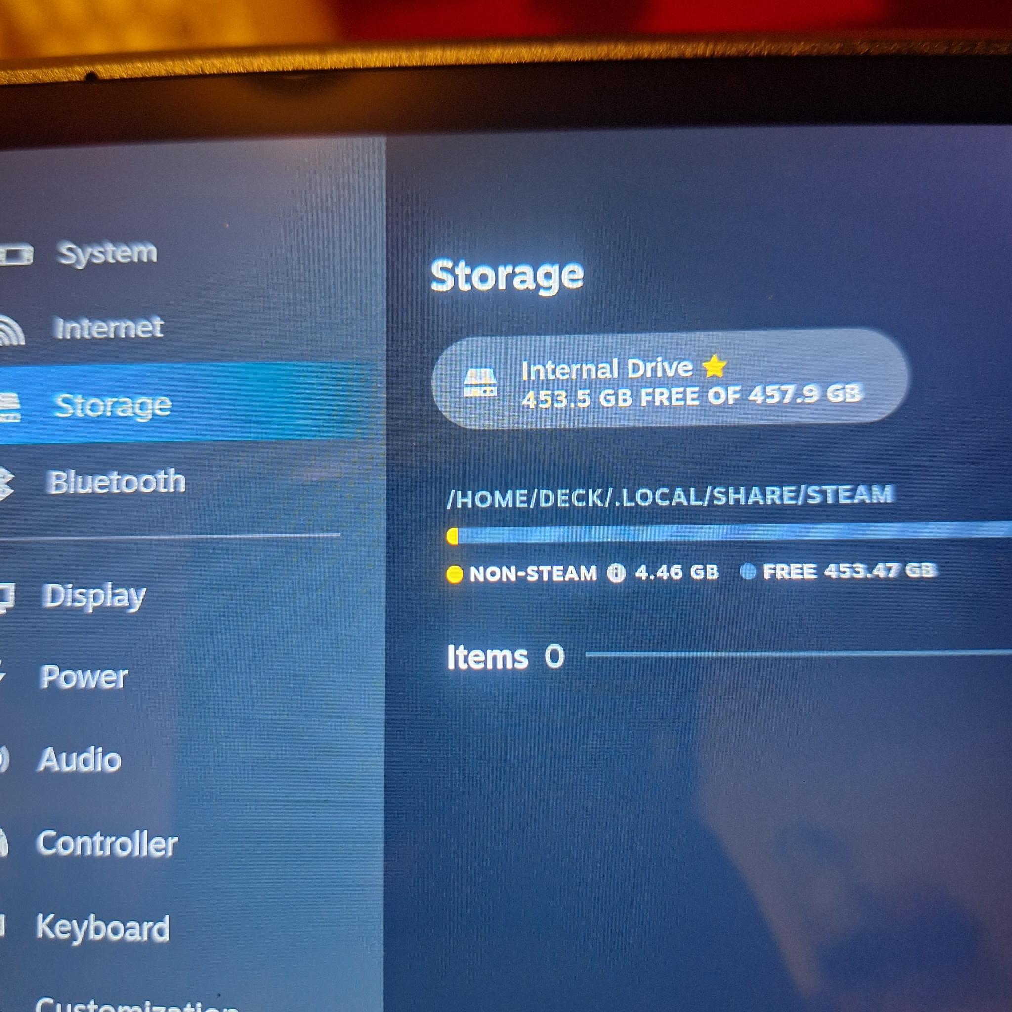 Steamdeck LCD 512GB with carry case, charger and dock