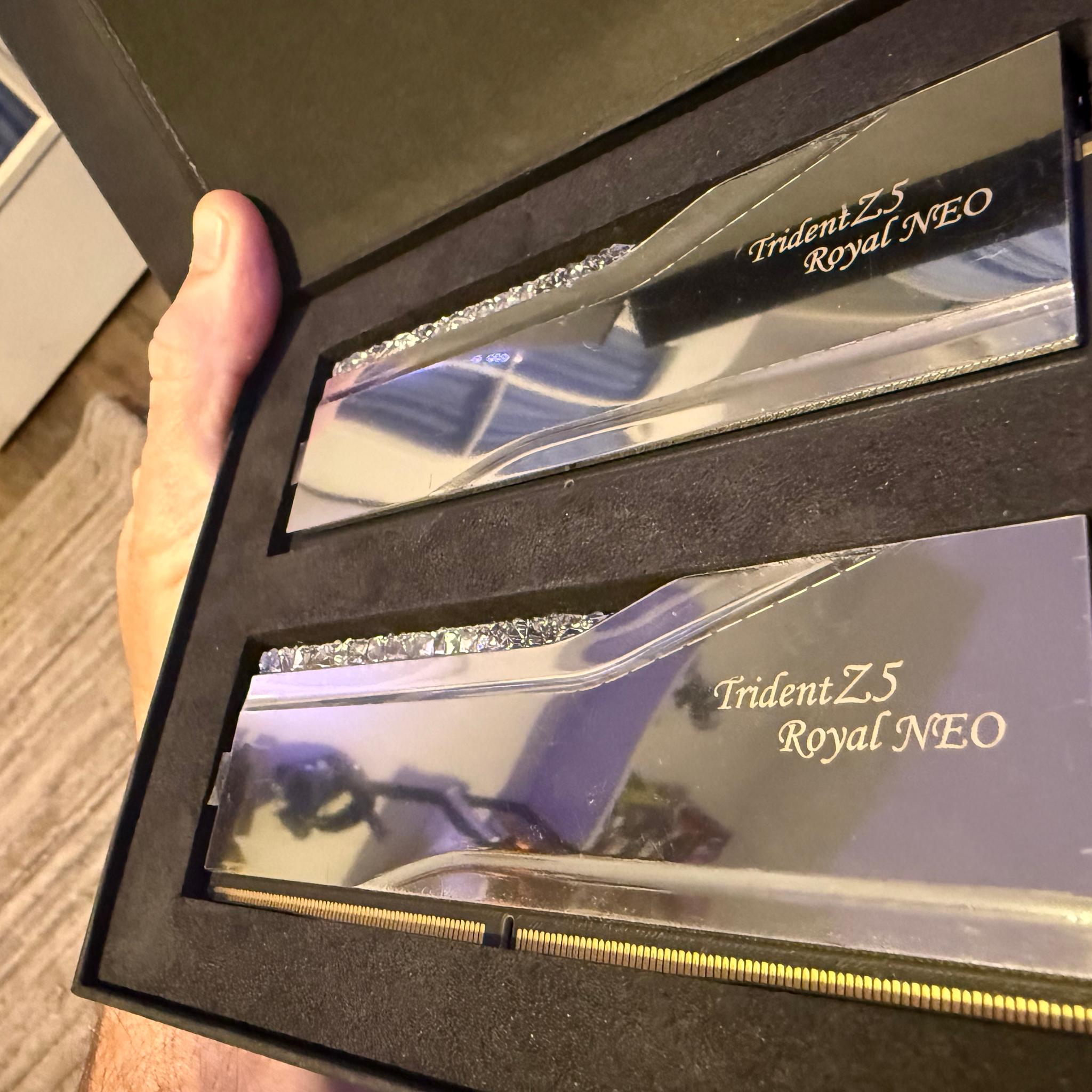 G. Skill Trident Z5 Royal NEO 32GB Kit (2x16g) CL30 6400 Mt/s Practically New FAST DDR5 EXPO XMP AMD