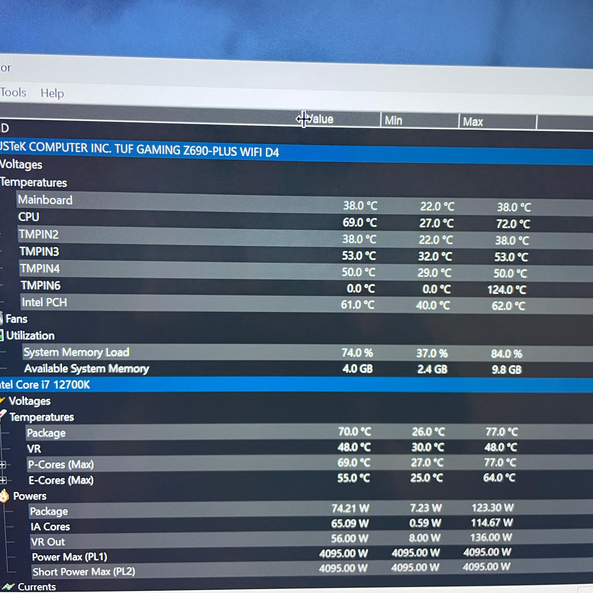 SSUPD Meshroom S V2, Intel 7-12700k, Corsair 16GB RAM, ASUS Z690 Motherboard, 2x SSDs, and PCI Riser