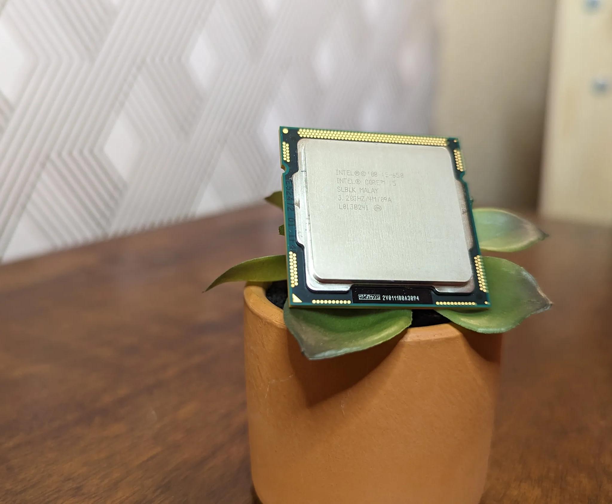 Intel Core i5-650 3.2 GHz 2.5GT/s LGA1156 Desktop CPU Processor